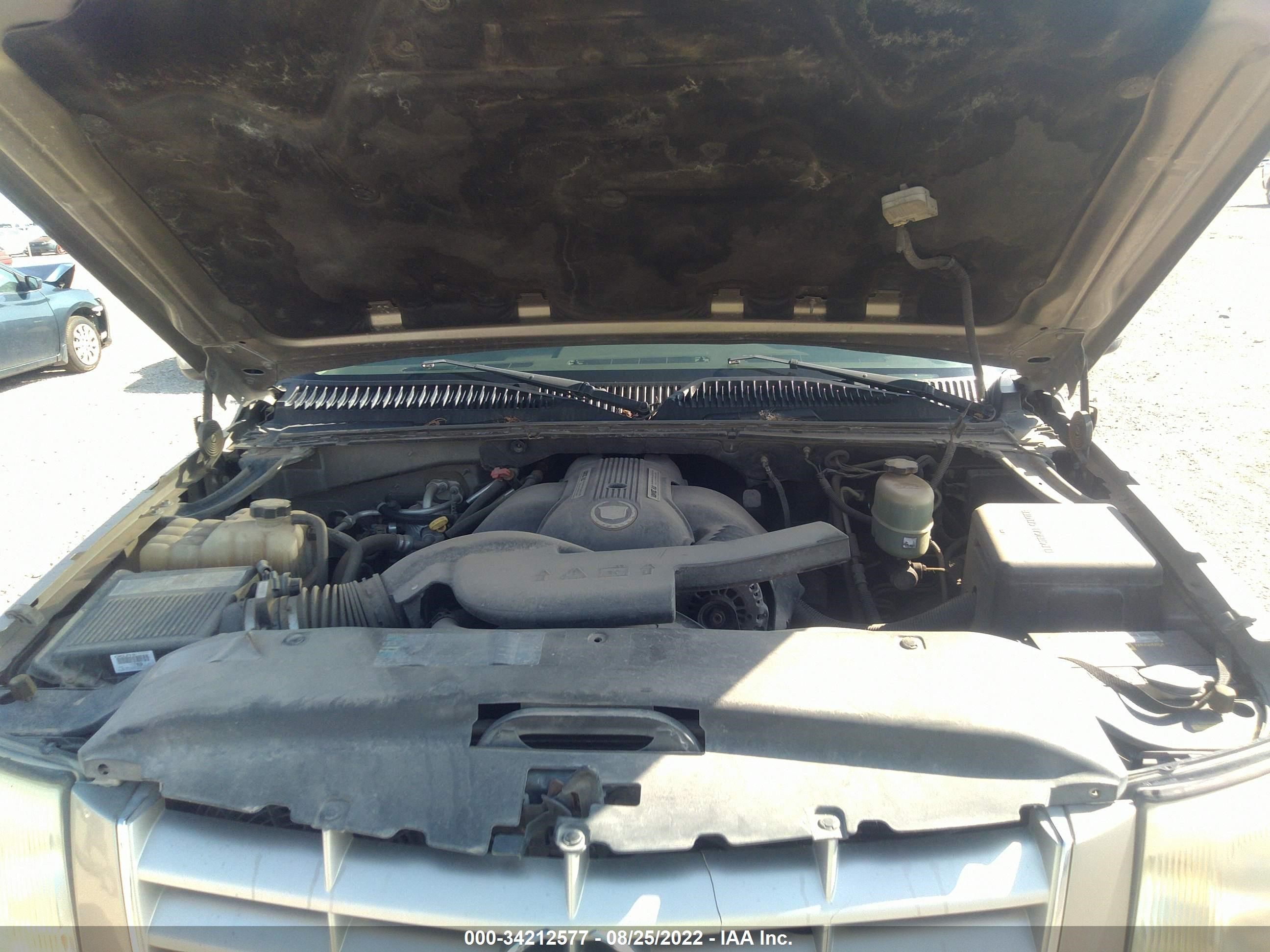 Photo 9 VIN: 1GYEK63N12R233887 - CADILLAC ESCALADE 