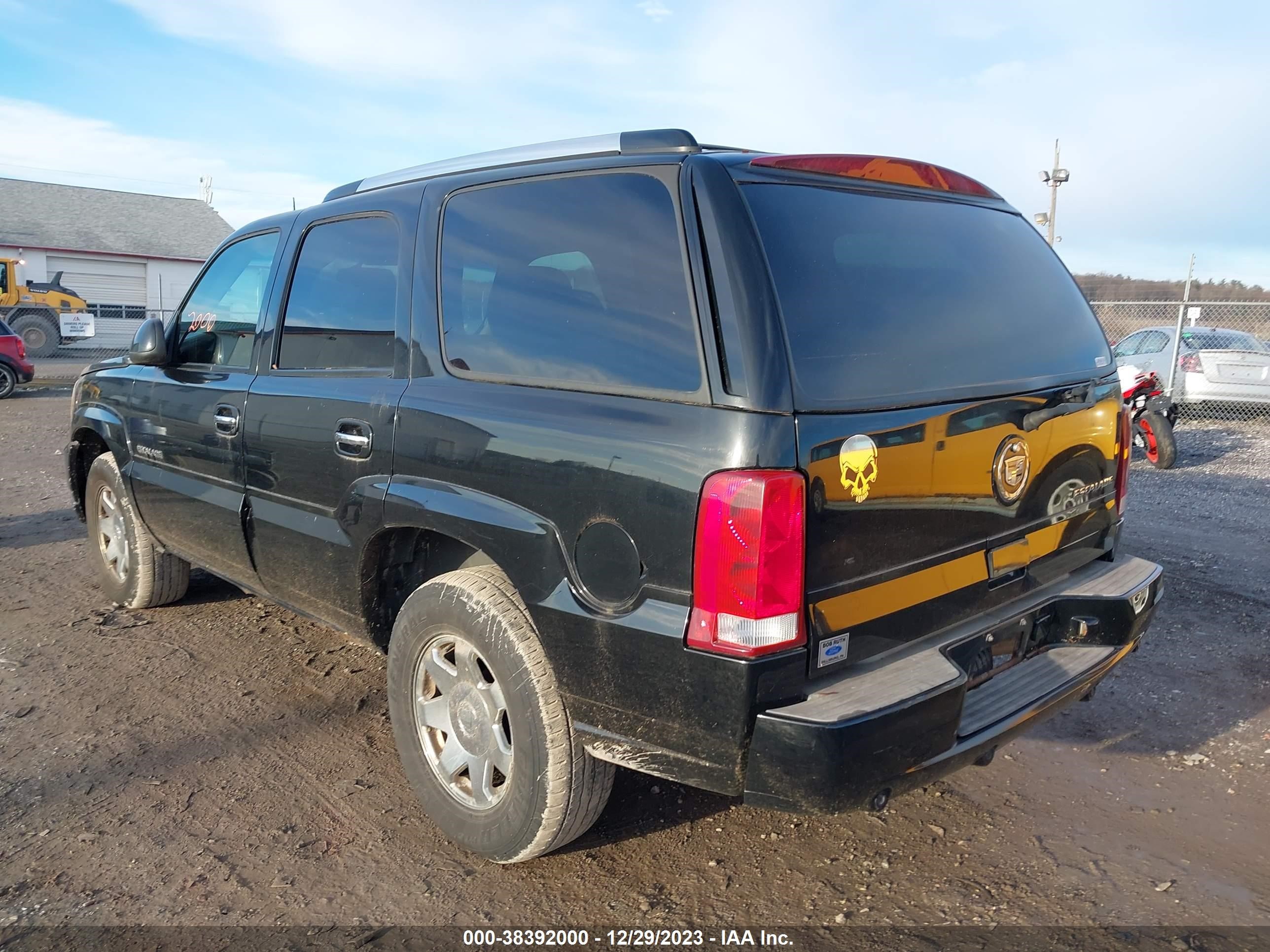 Photo 2 VIN: 1GYEK63N13R158884 - CADILLAC ESCALADE 