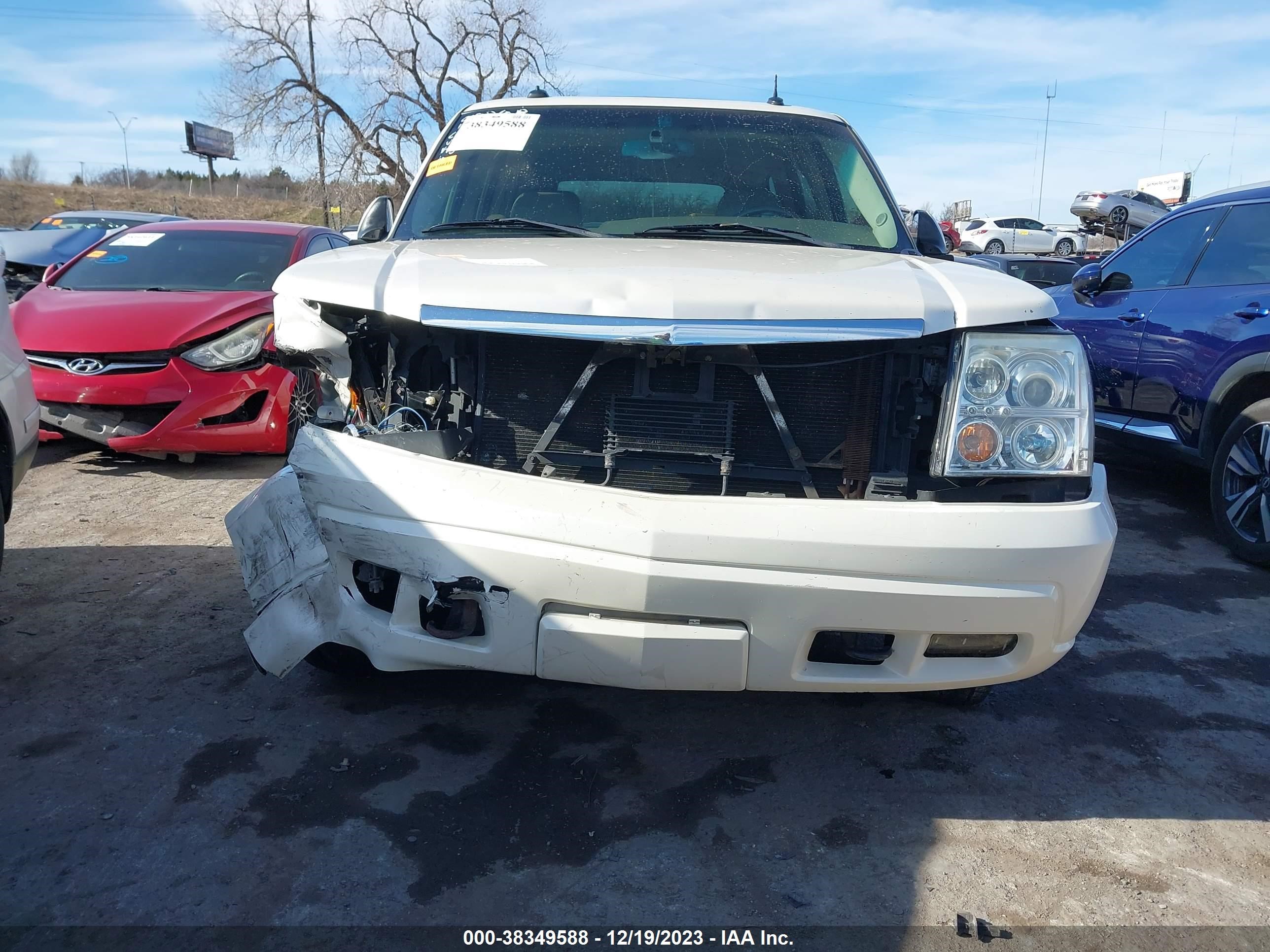 Photo 11 VIN: 1GYEK63N13R278328 - CADILLAC ESCALADE 