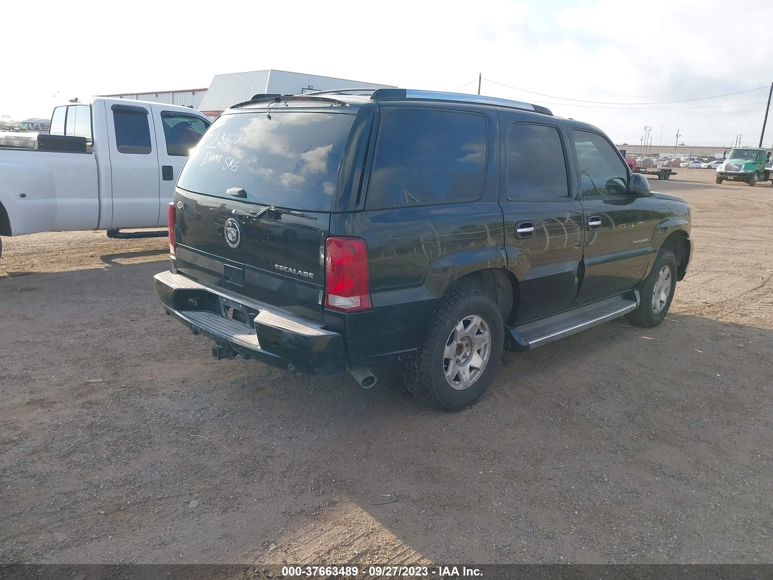 Photo 3 VIN: 1GYEK63N15R236227 - CADILLAC ESCALADE 