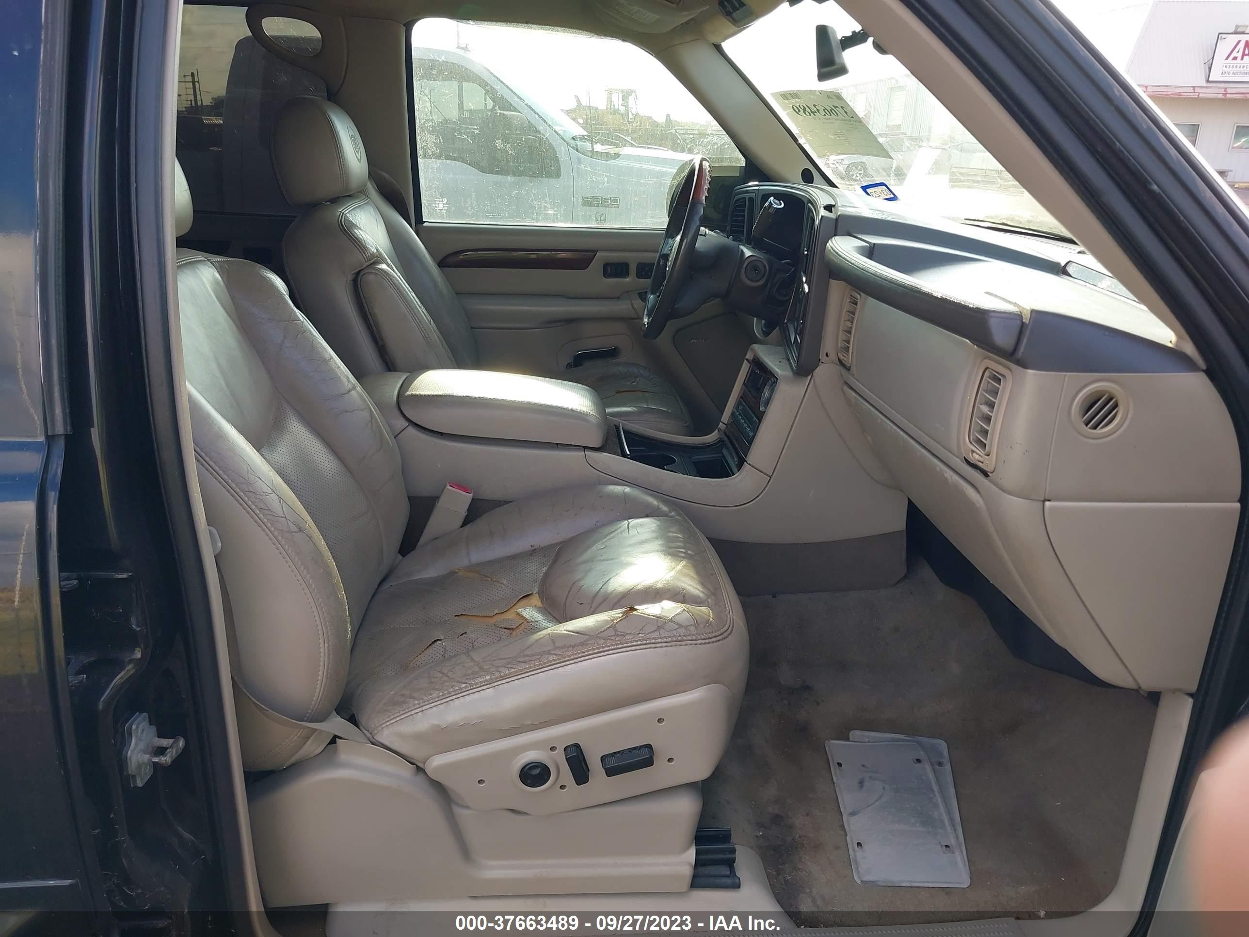 Photo 4 VIN: 1GYEK63N15R236227 - CADILLAC ESCALADE 