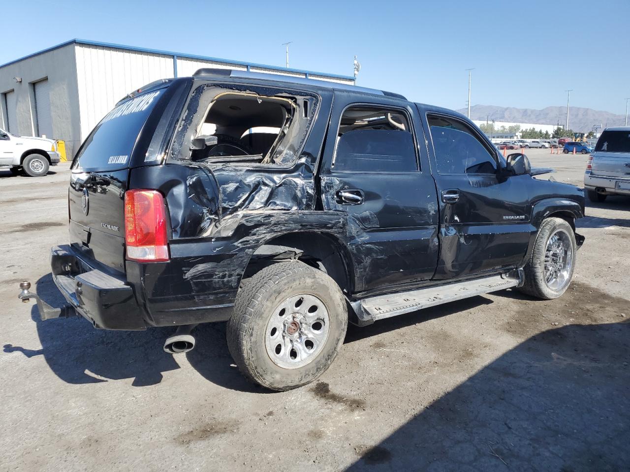 Photo 2 VIN: 1GYEK63N22R115458 - CADILLAC ESCALADE 