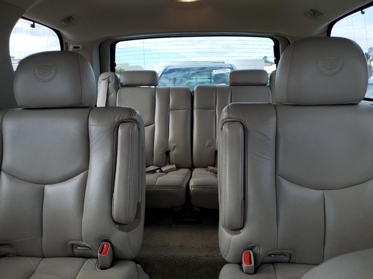 Photo 9 VIN: 1GYEK63N23R159610 - CADILLAC ESCALADE 