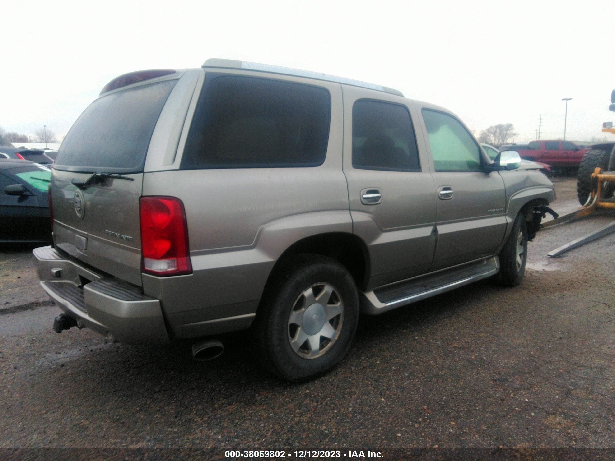 Photo 3 VIN: 1GYEK63N32R199922 - CADILLAC ESCALADE 