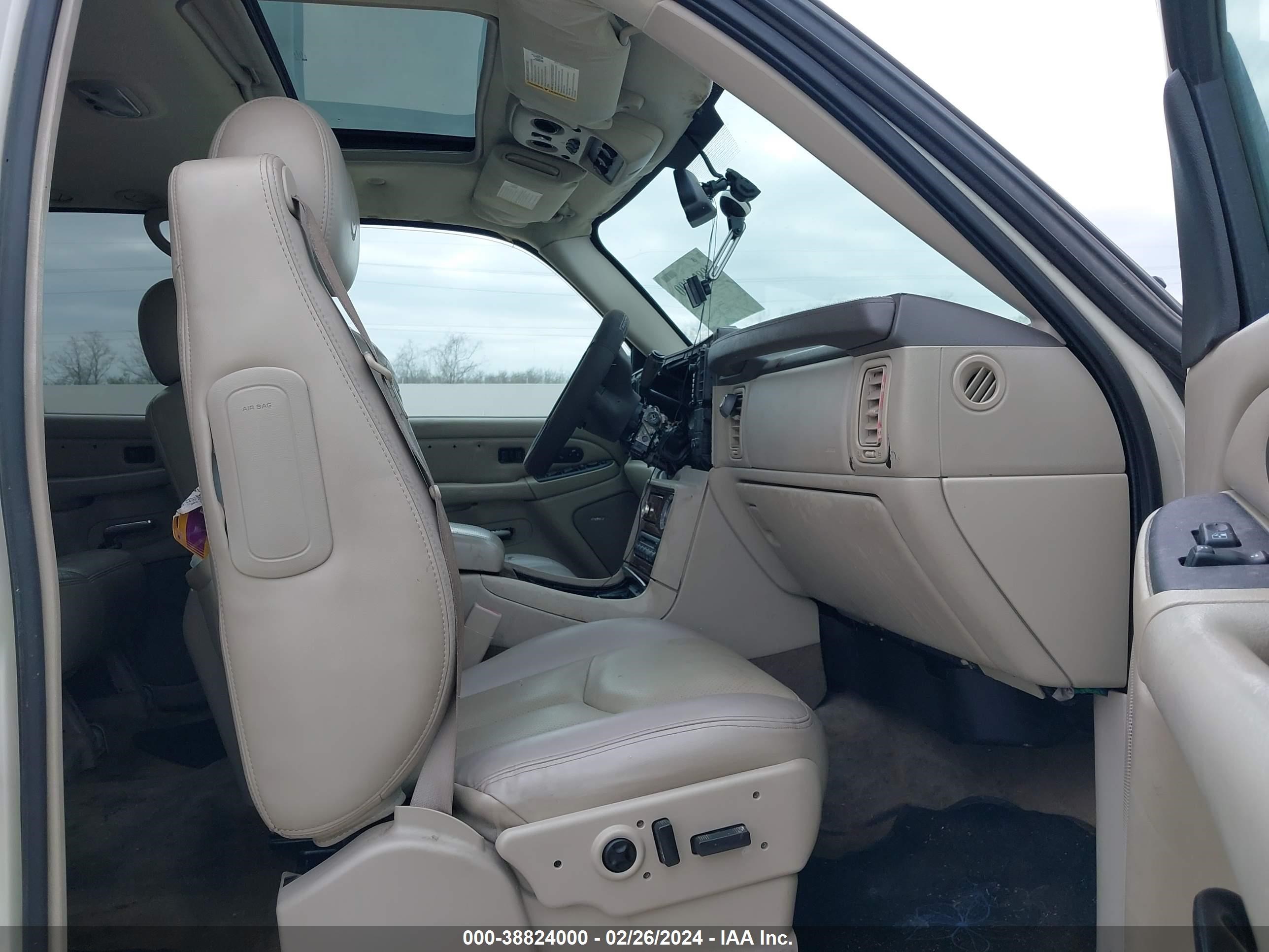 Photo 4 VIN: 1GYEK63N34R293883 - CADILLAC ESCALADE 