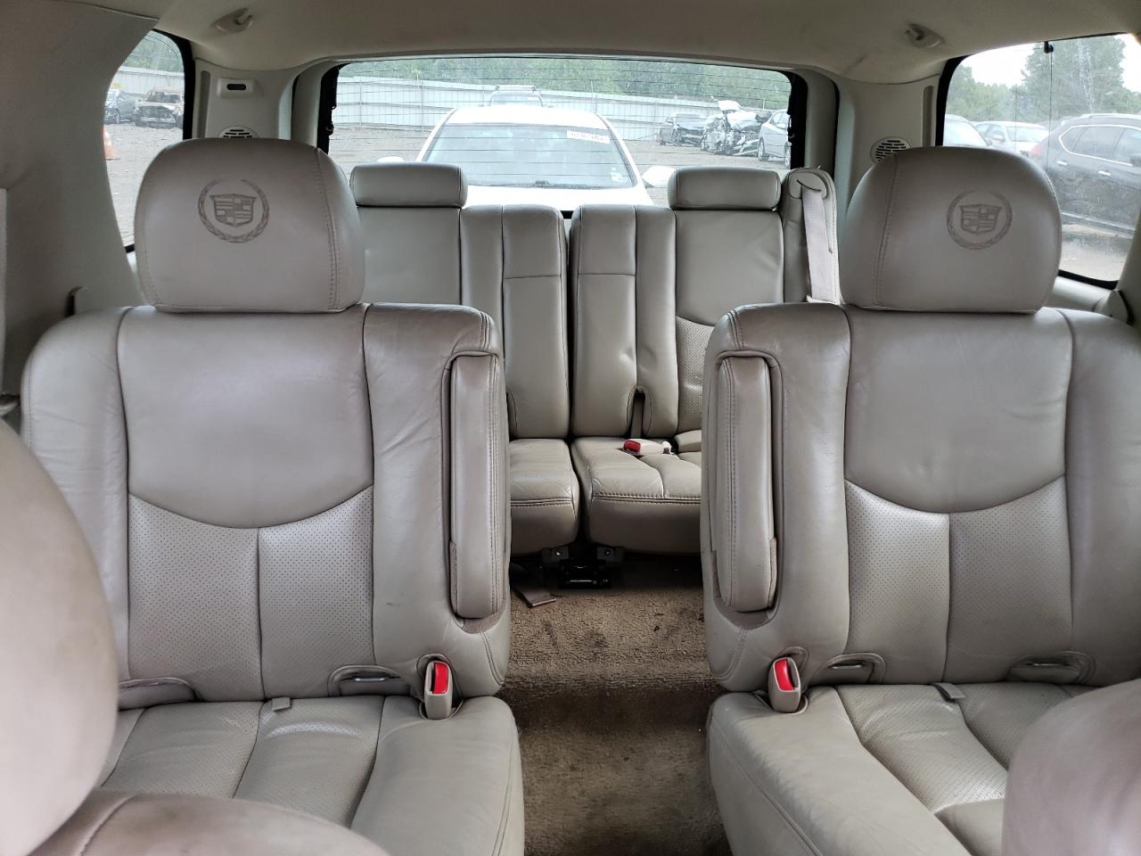 Photo 9 VIN: 1GYEK63N43R282549 - CADILLAC ESCALADE 