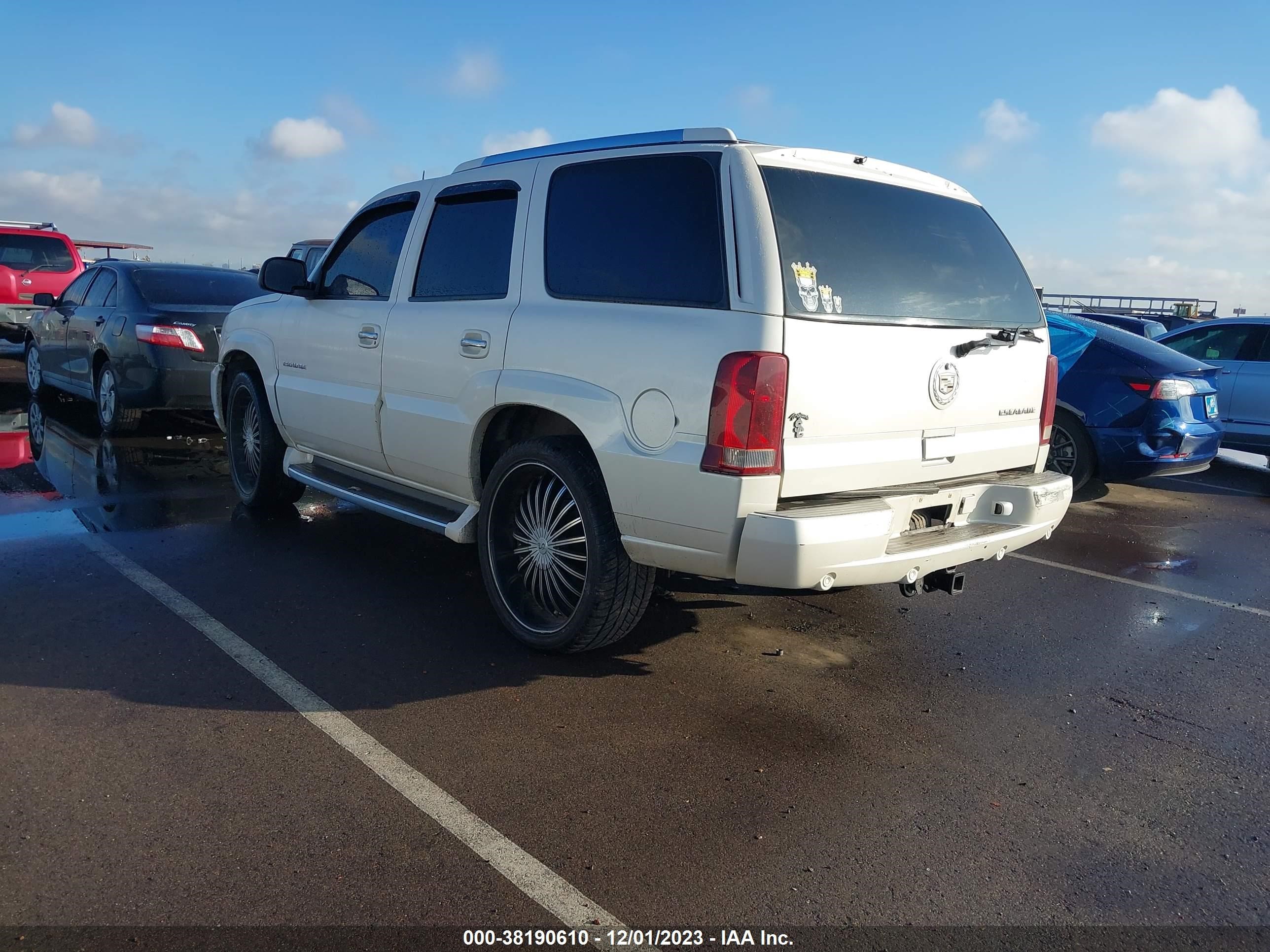 Photo 2 VIN: 1GYEK63N43R294801 - CADILLAC ESCALADE 