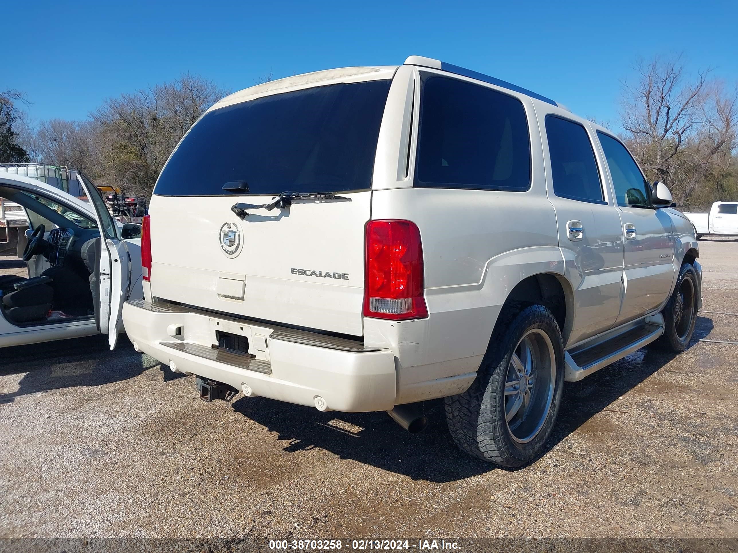 Photo 3 VIN: 1GYEK63N45R110685 - CADILLAC ESCALADE 