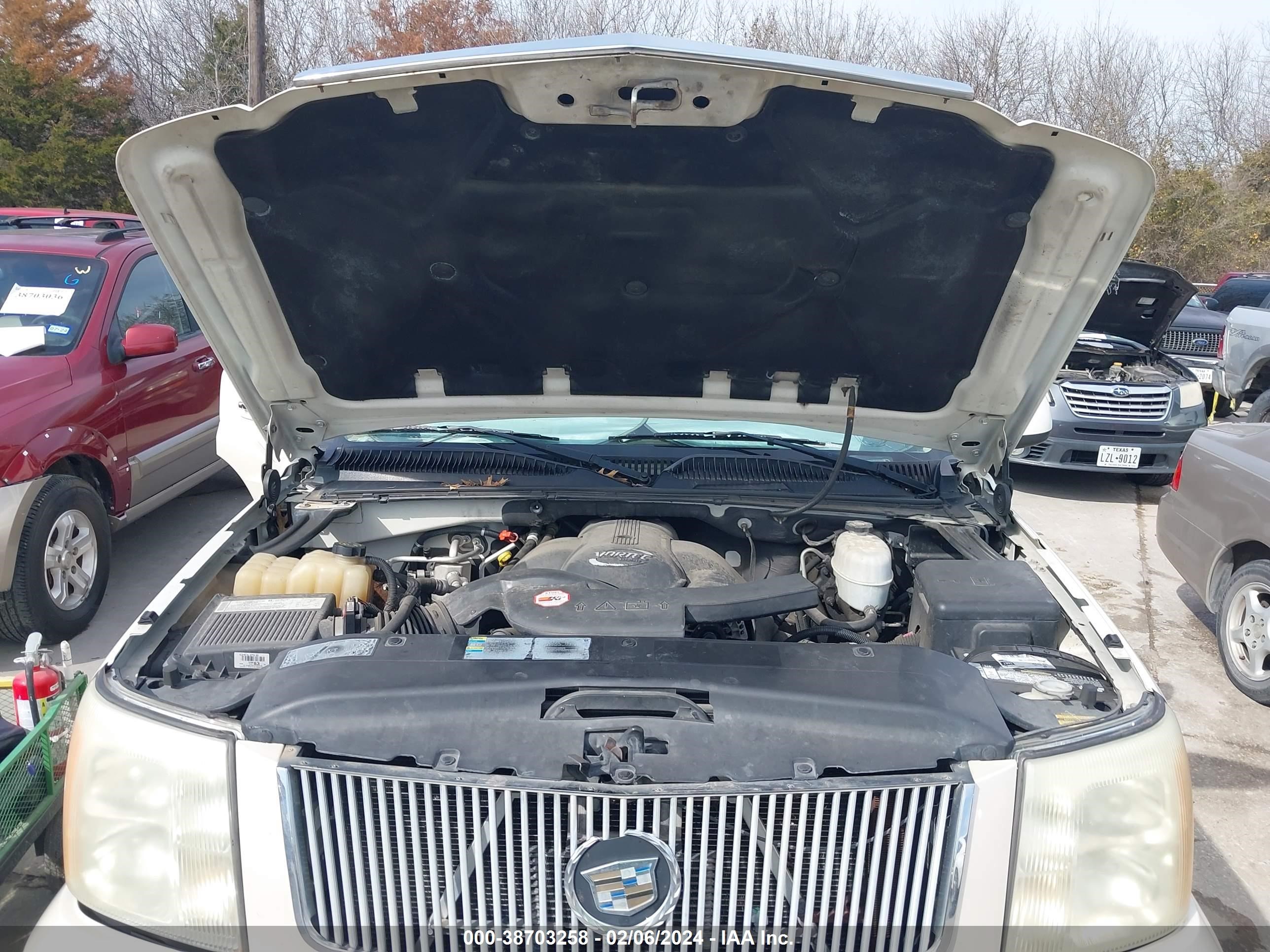 Photo 9 VIN: 1GYEK63N45R110685 - CADILLAC ESCALADE 