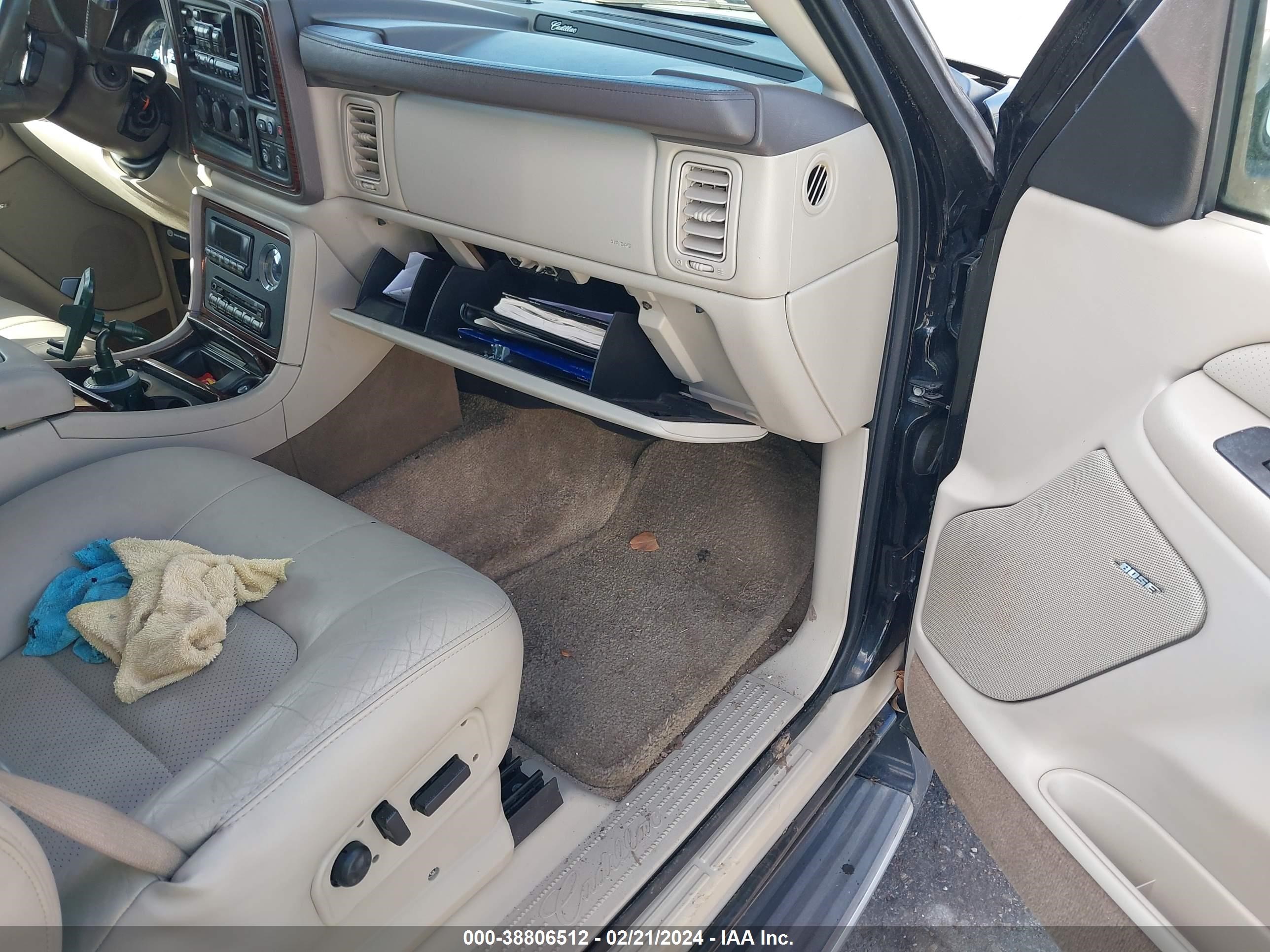 Photo 4 VIN: 1GYEK63N52R115406 - CADILLAC ESCALADE 