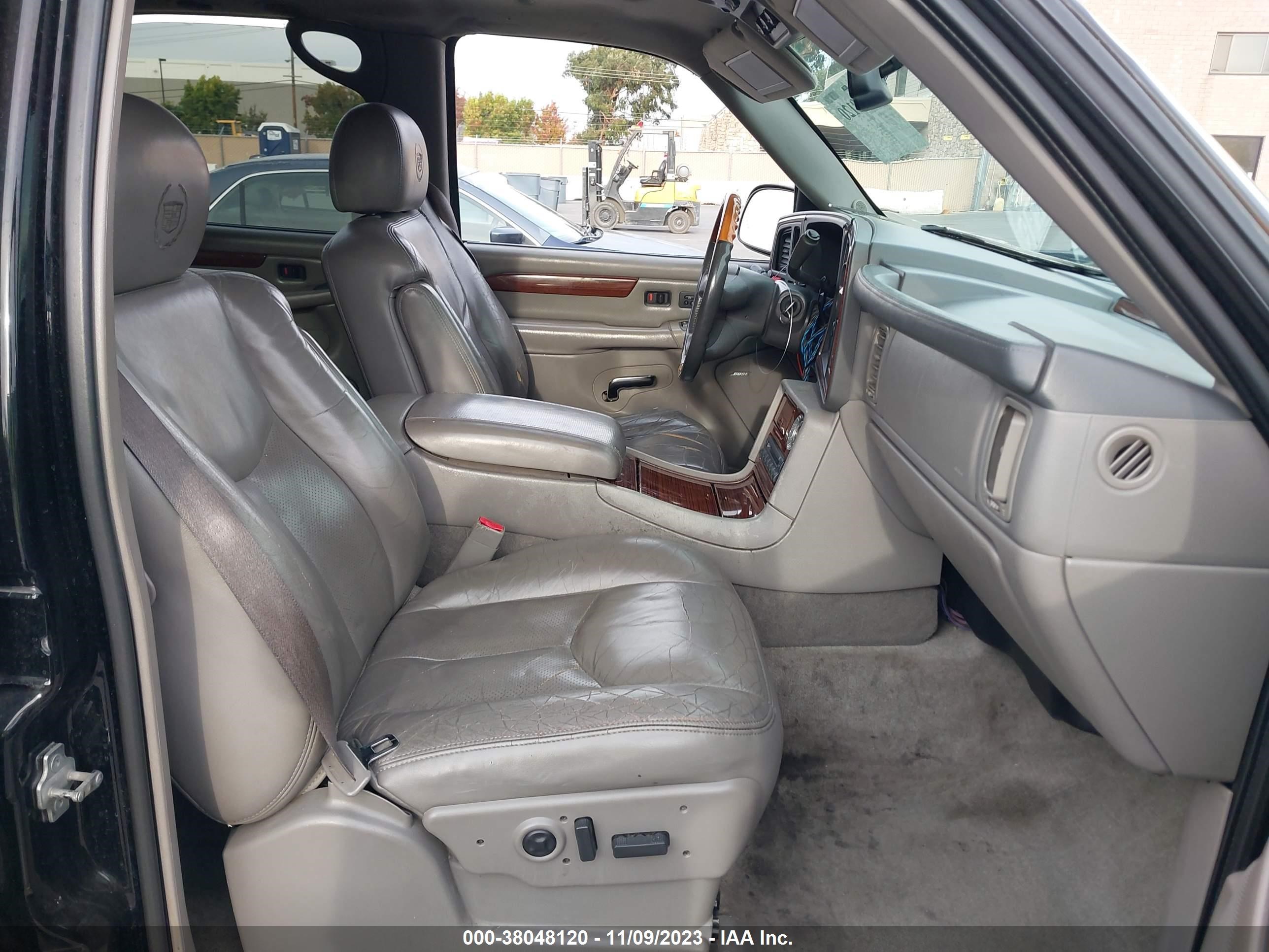 Photo 4 VIN: 1GYEK63N54R238691 - CADILLAC ESCALADE 