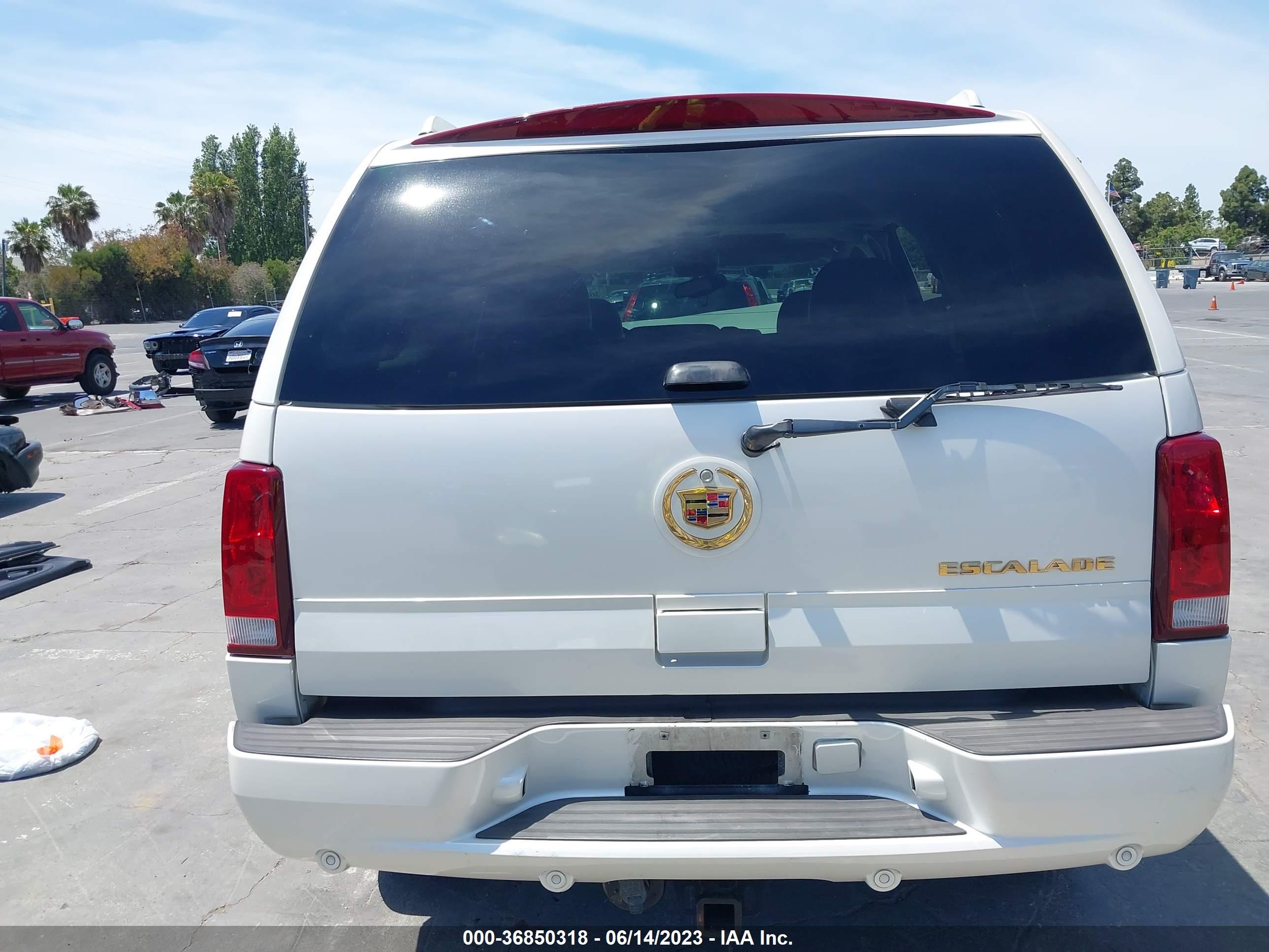 Photo 16 VIN: 1GYEK63N55R110467 - CADILLAC ESCALADE 