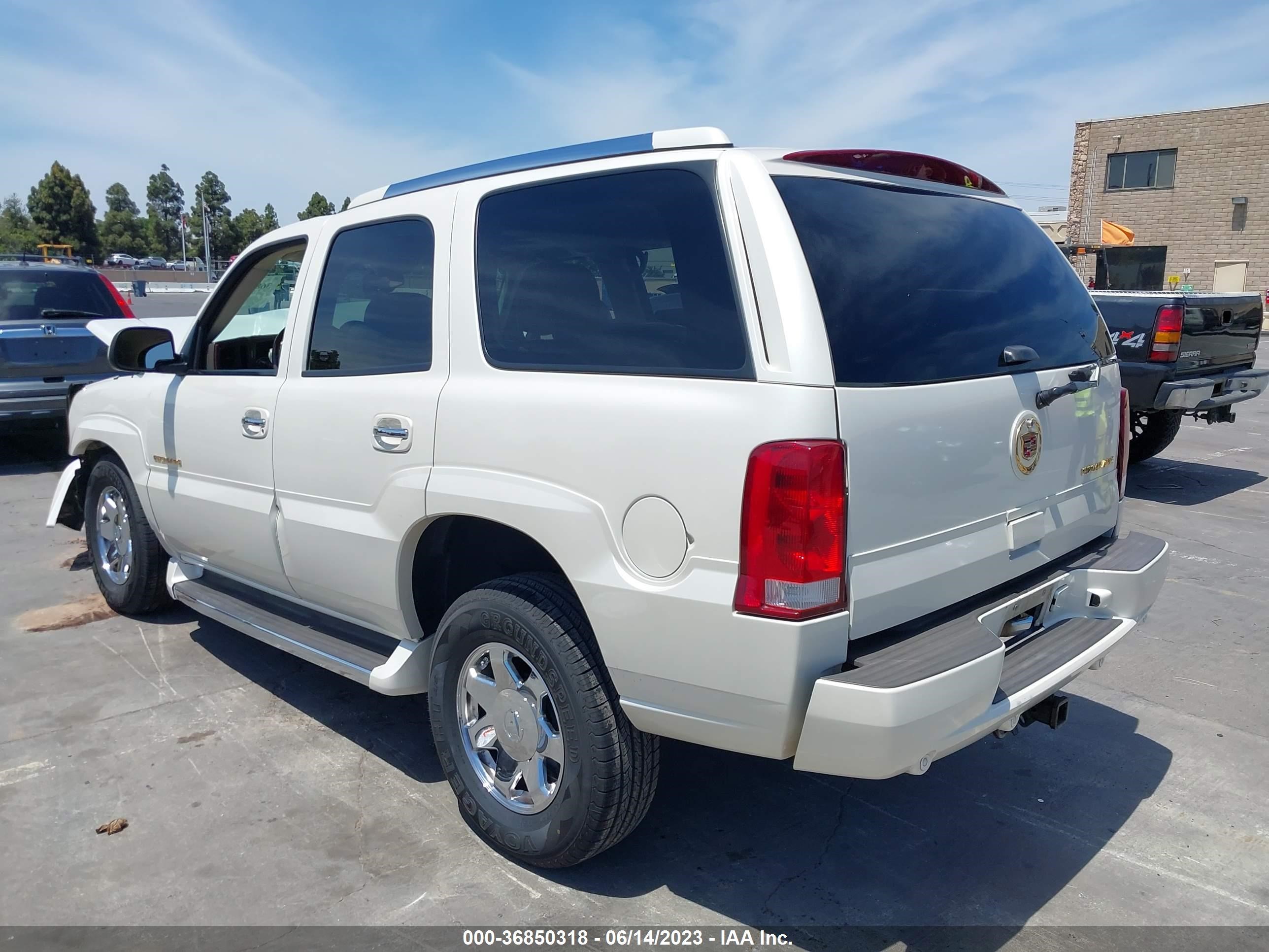 Photo 2 VIN: 1GYEK63N55R110467 - CADILLAC ESCALADE 