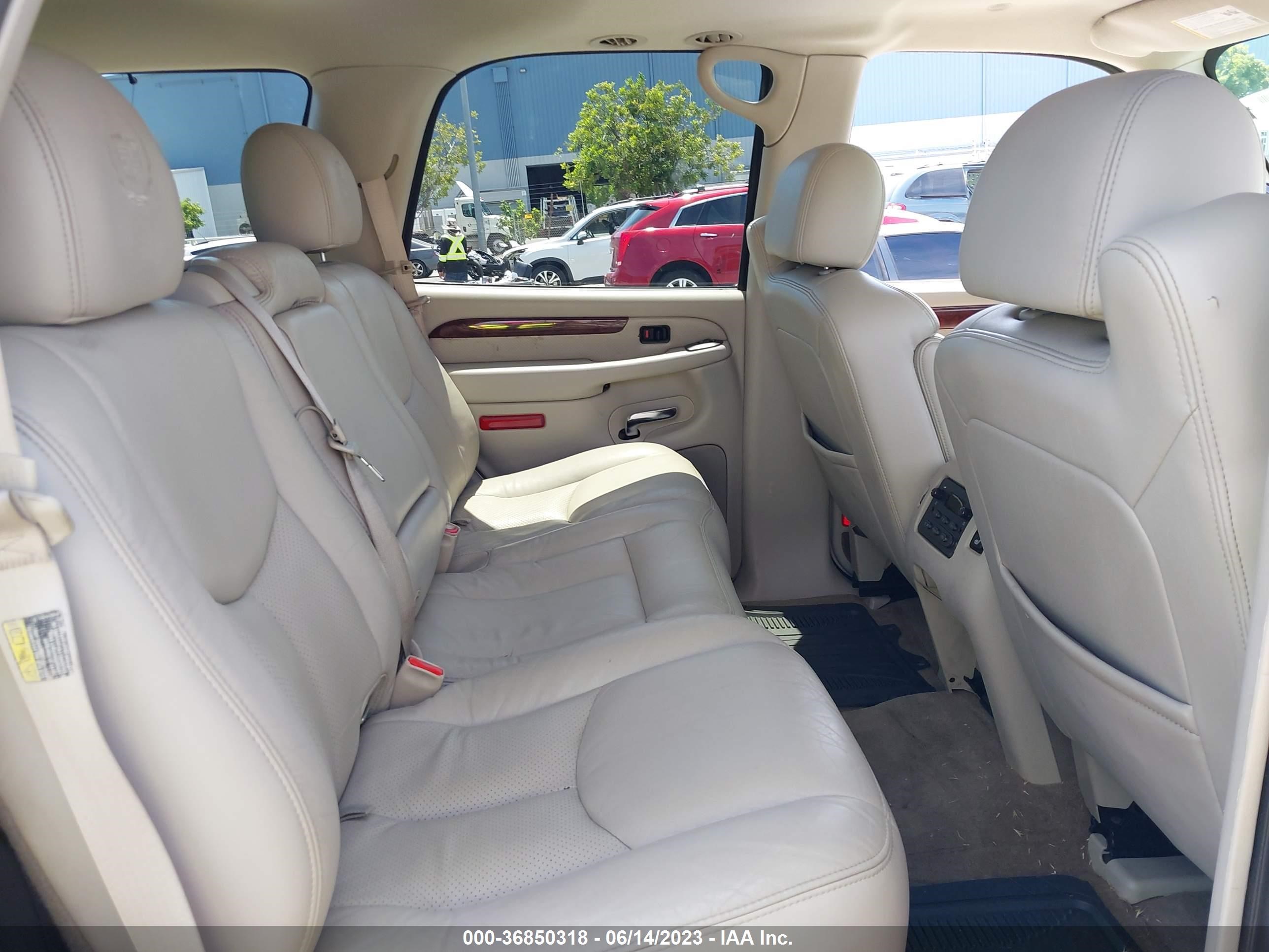 Photo 7 VIN: 1GYEK63N55R110467 - CADILLAC ESCALADE 