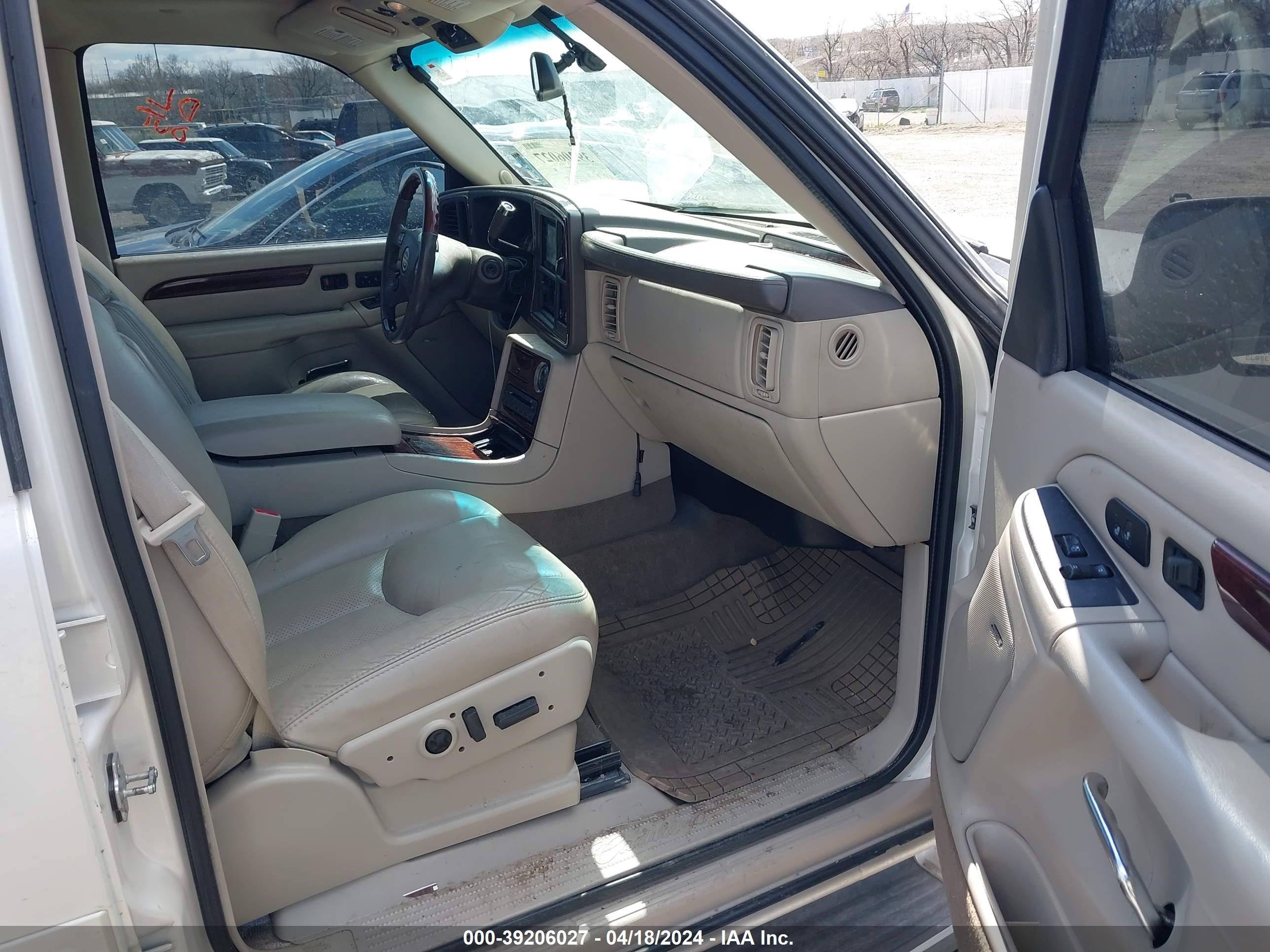 Photo 4 VIN: 1GYEK63N55R210102 - CADILLAC ESCALADE 