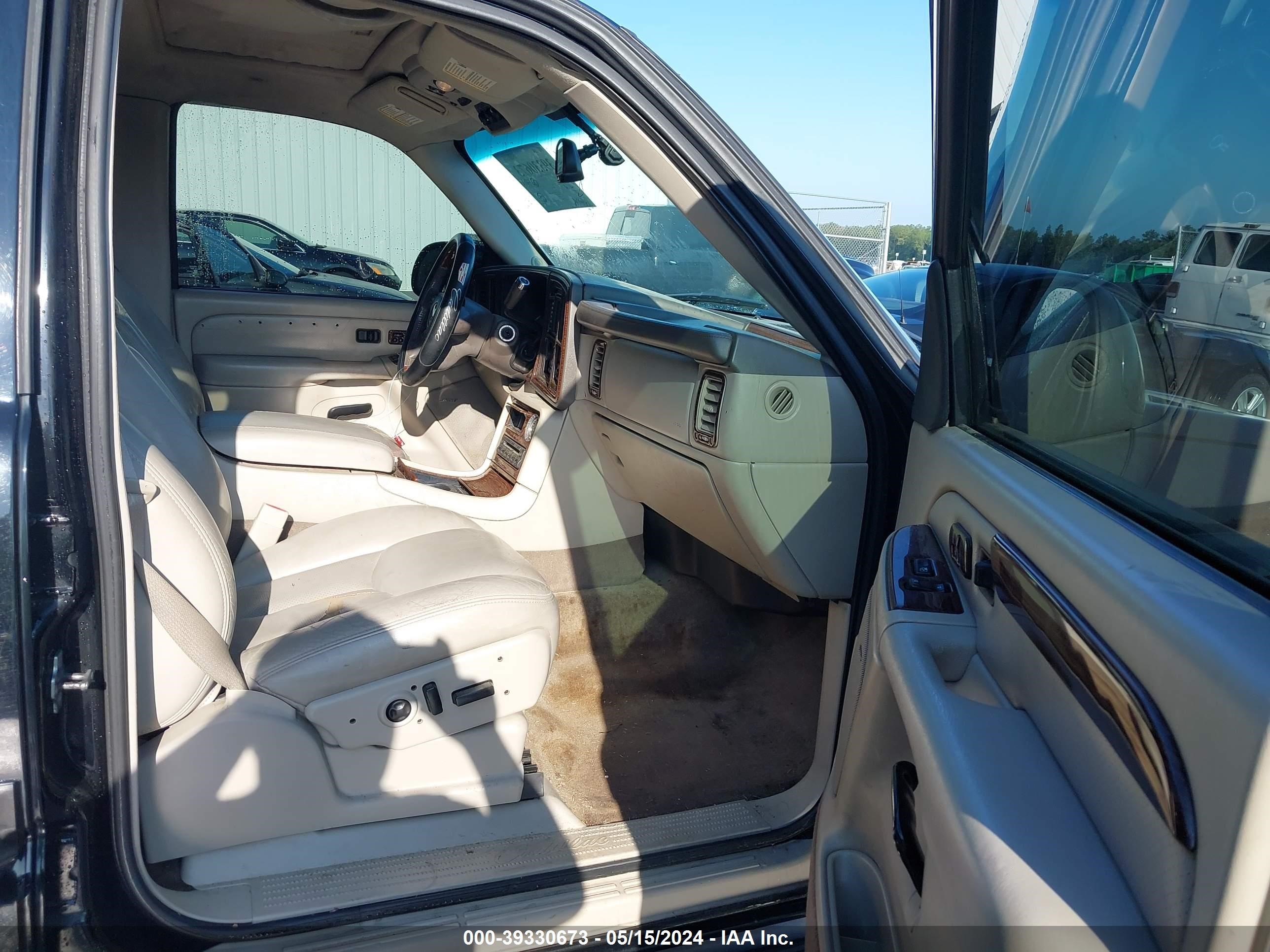 Photo 4 VIN: 1GYEK63N64R259923 - CADILLAC ESCALADE 