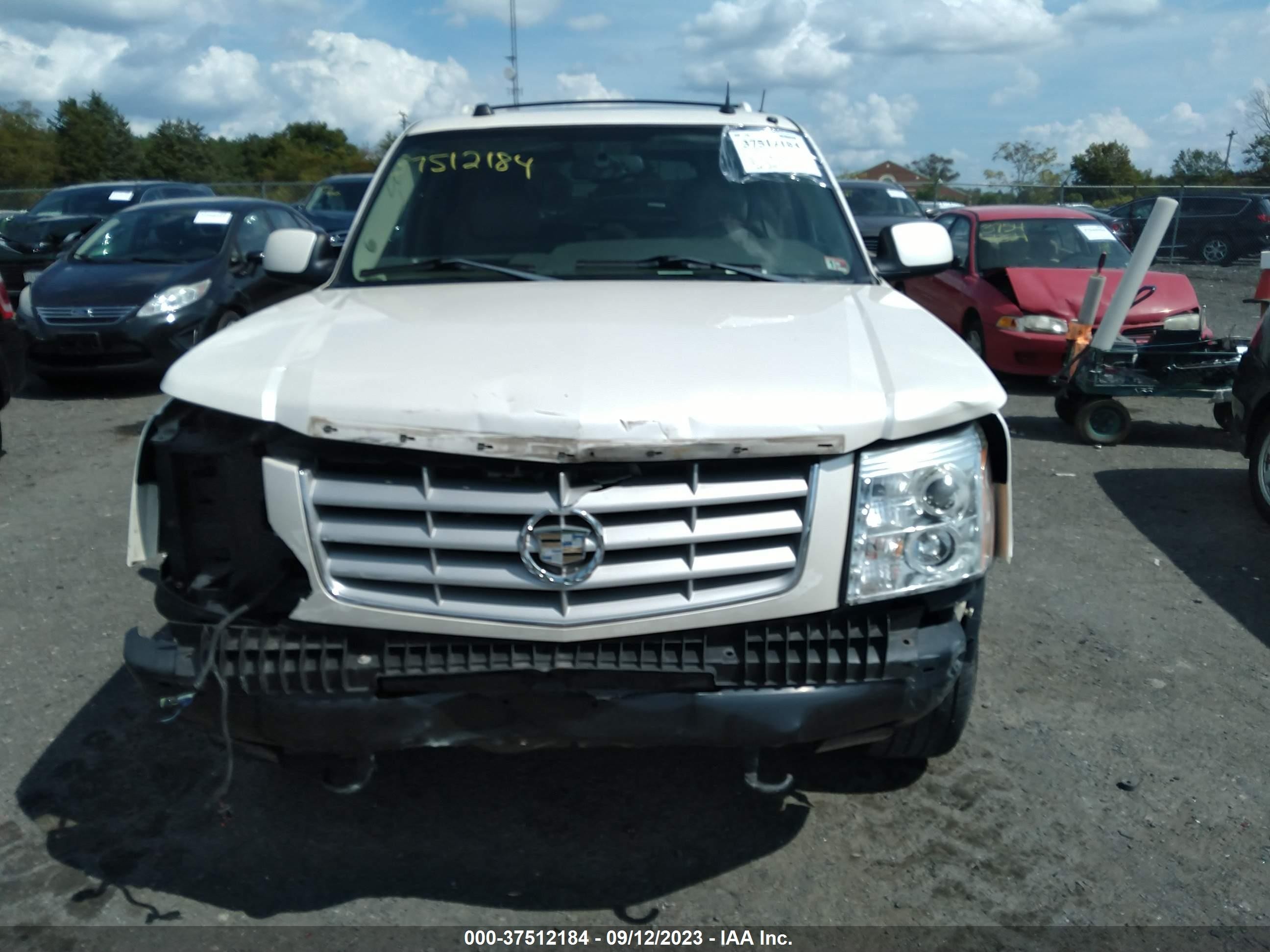 Photo 11 VIN: 1GYEK63N64R276155 - CADILLAC ESCALADE 