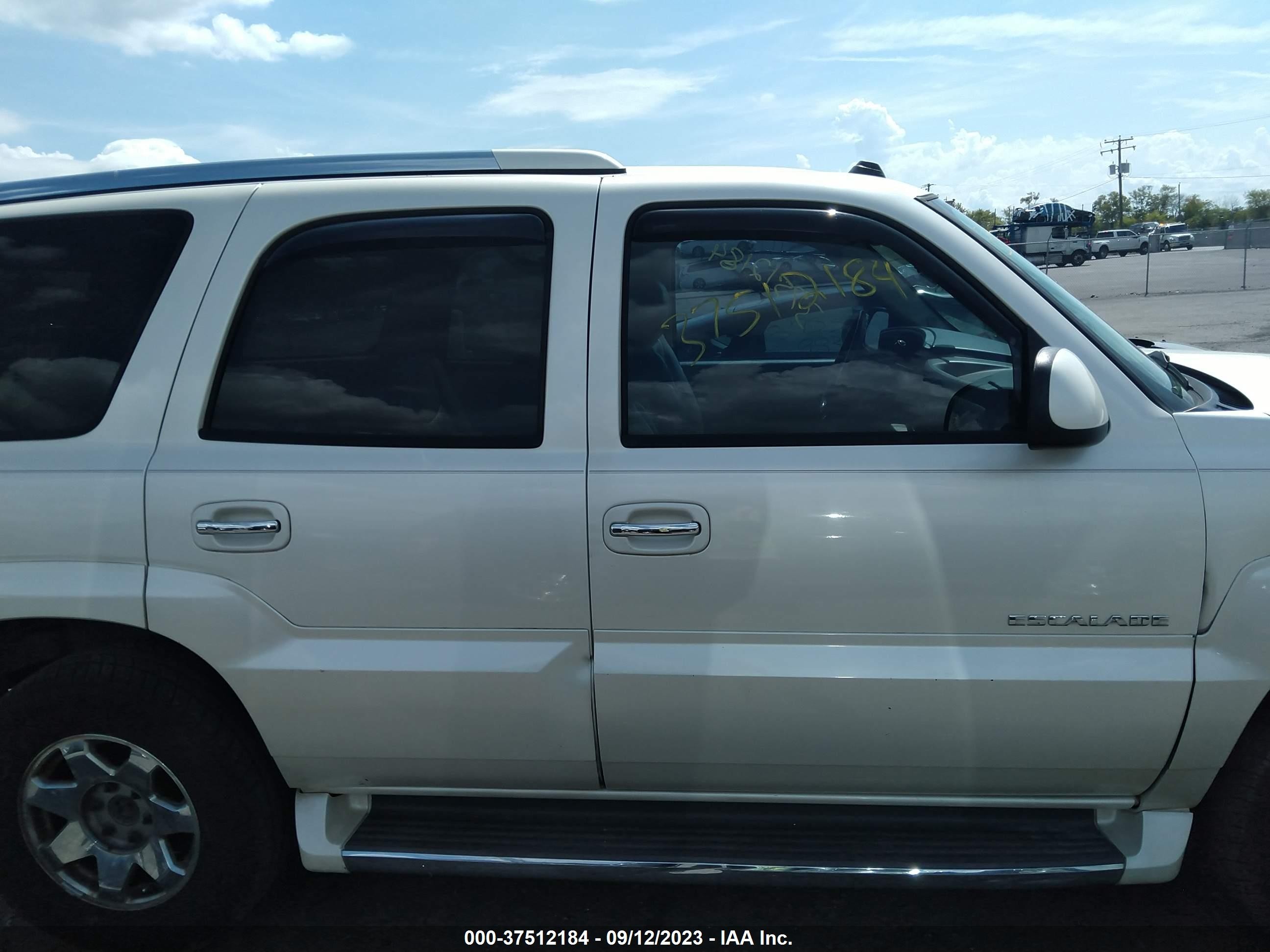 Photo 12 VIN: 1GYEK63N64R276155 - CADILLAC ESCALADE 