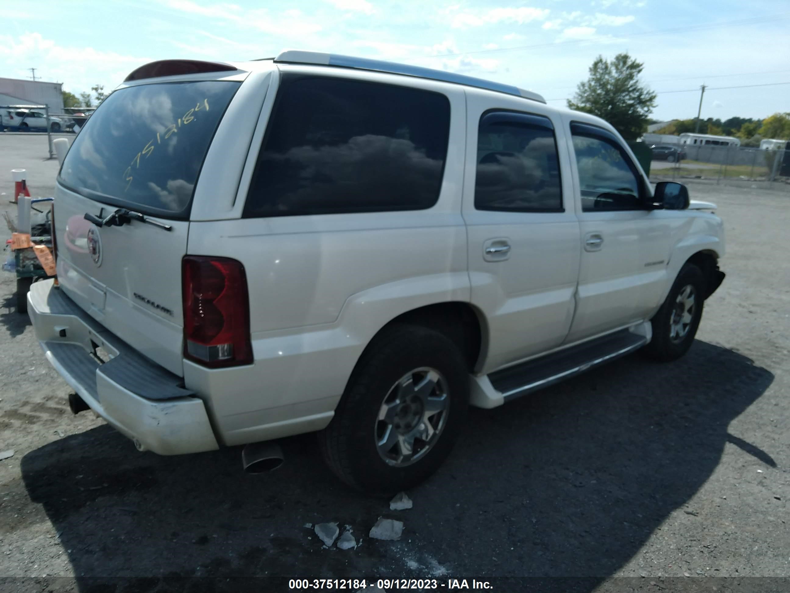 Photo 3 VIN: 1GYEK63N64R276155 - CADILLAC ESCALADE 