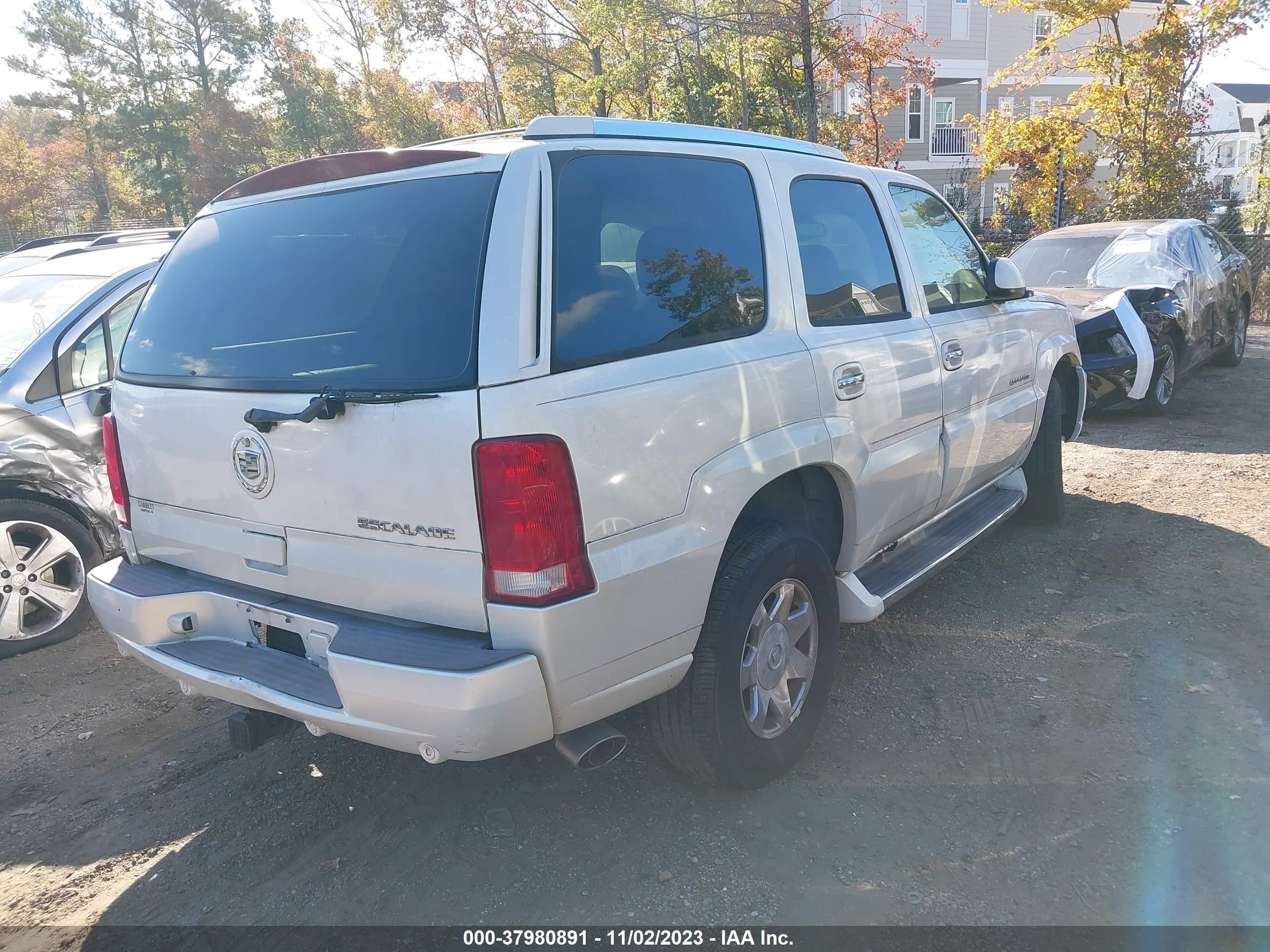 Photo 3 VIN: 1GYEK63N64R320736 - CADILLAC ESCALADE 