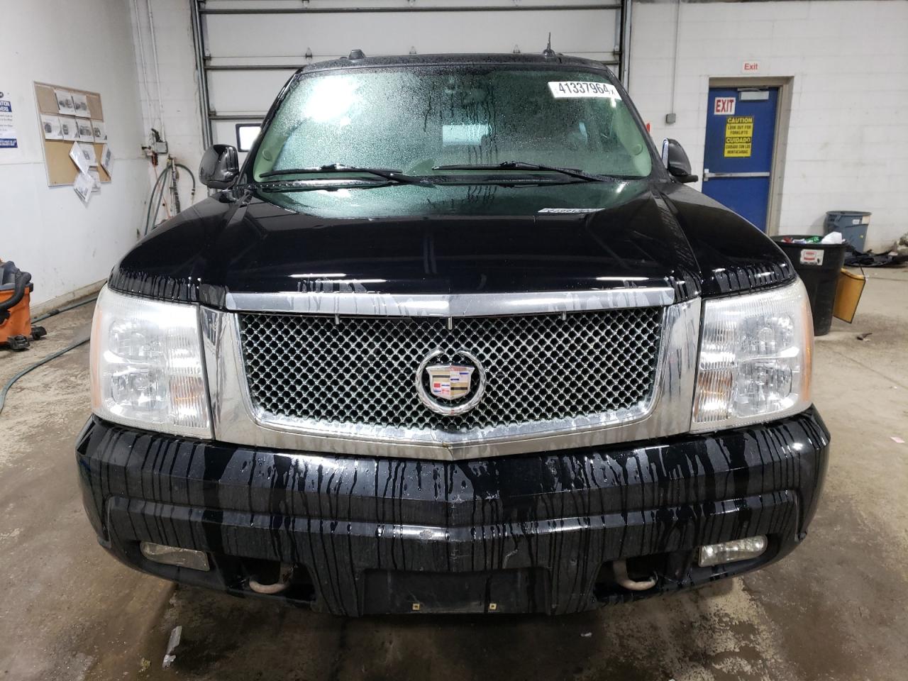 Photo 4 VIN: 1GYEK63N65R117668 - CADILLAC ESCALADE 