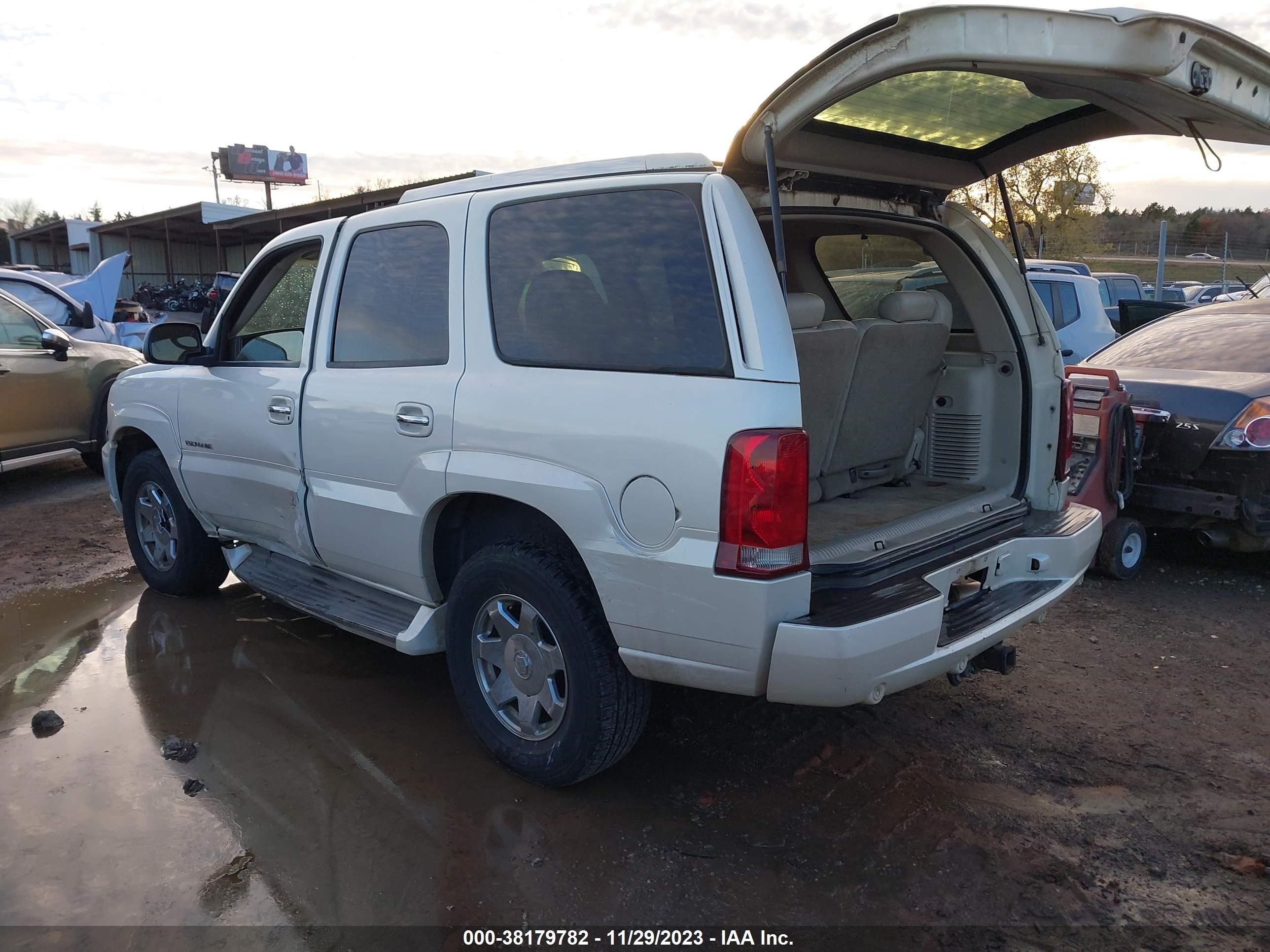 Photo 2 VIN: 1GYEK63N65R163131 - CADILLAC ESCALADE 