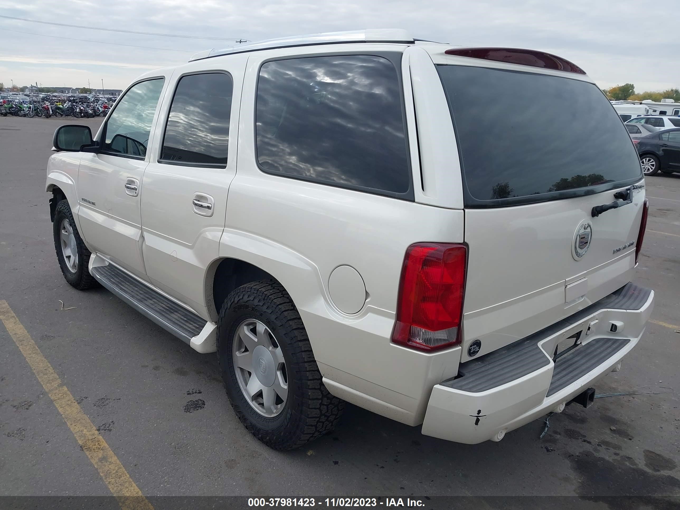 Photo 2 VIN: 1GYEK63N72R175428 - CADILLAC ESCALADE 