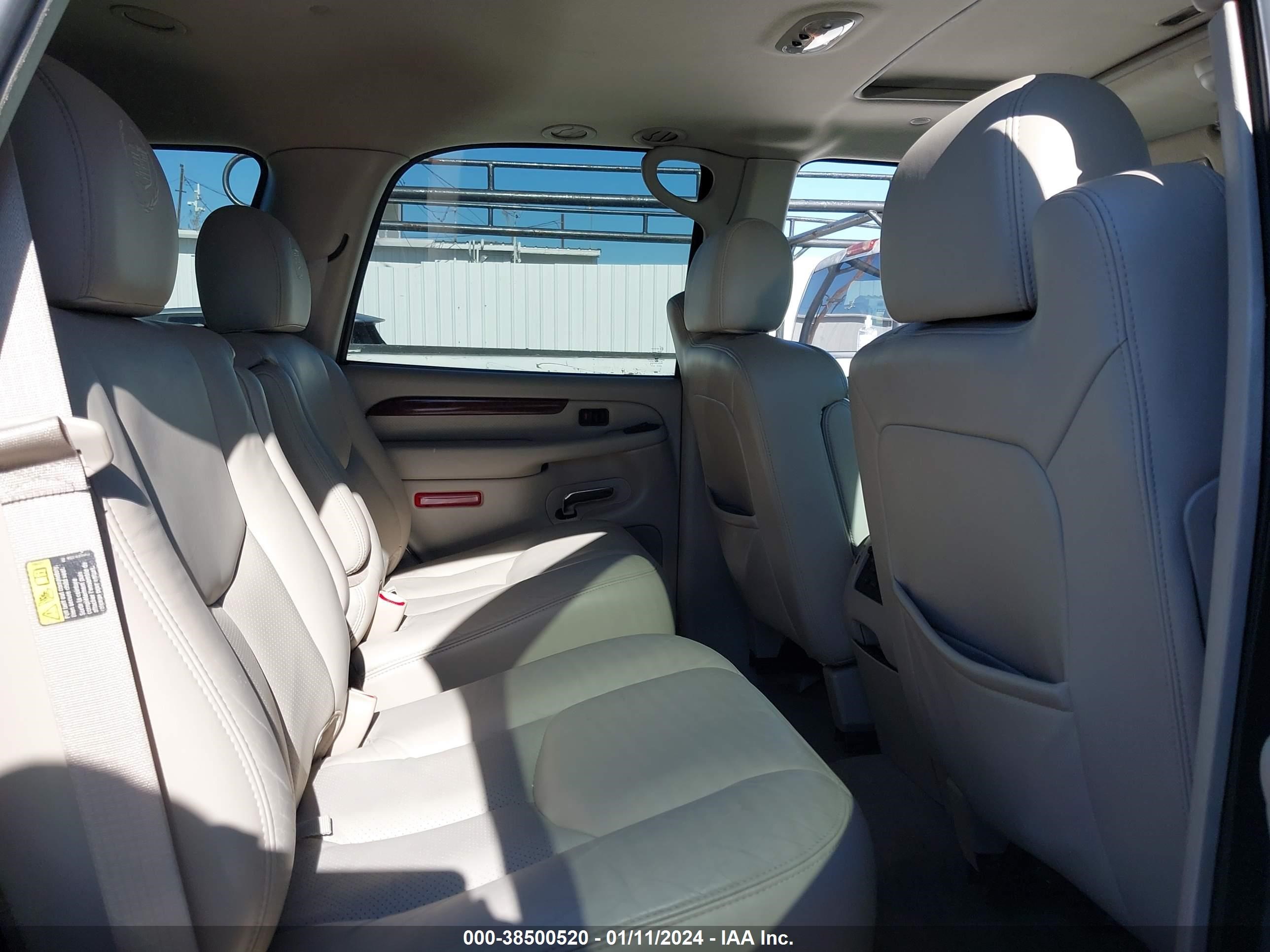 Photo 7 VIN: 1GYEK63N75R164885 - CADILLAC ESCALADE 