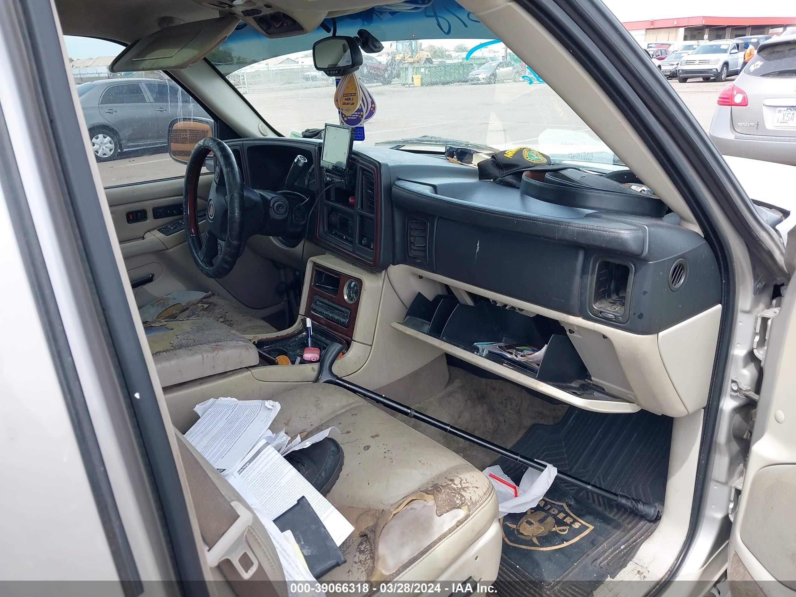 Photo 4 VIN: 1GYEK63N75R265022 - CADILLAC ESCALADE 