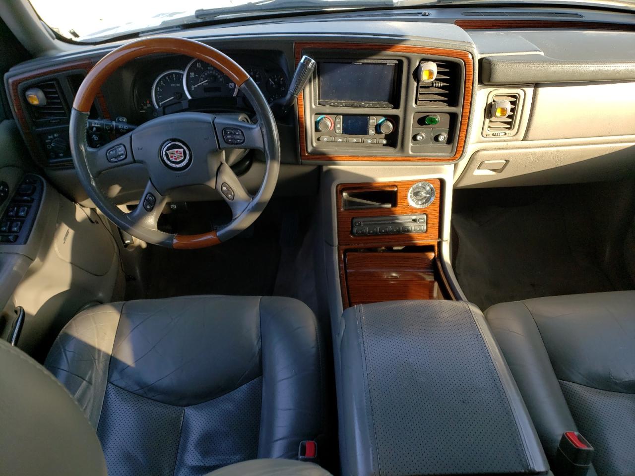 Photo 7 VIN: 1GYEK63N84R158110 - CADILLAC ESCALADE 