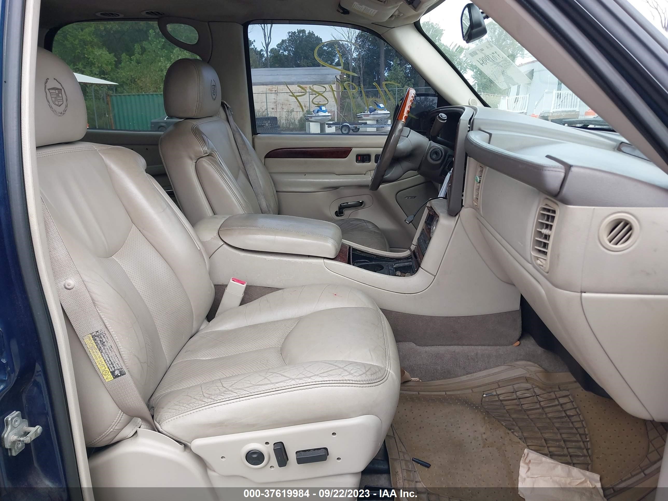 Photo 4 VIN: 1GYEK63N85R174924 - CADILLAC ESCALADE 