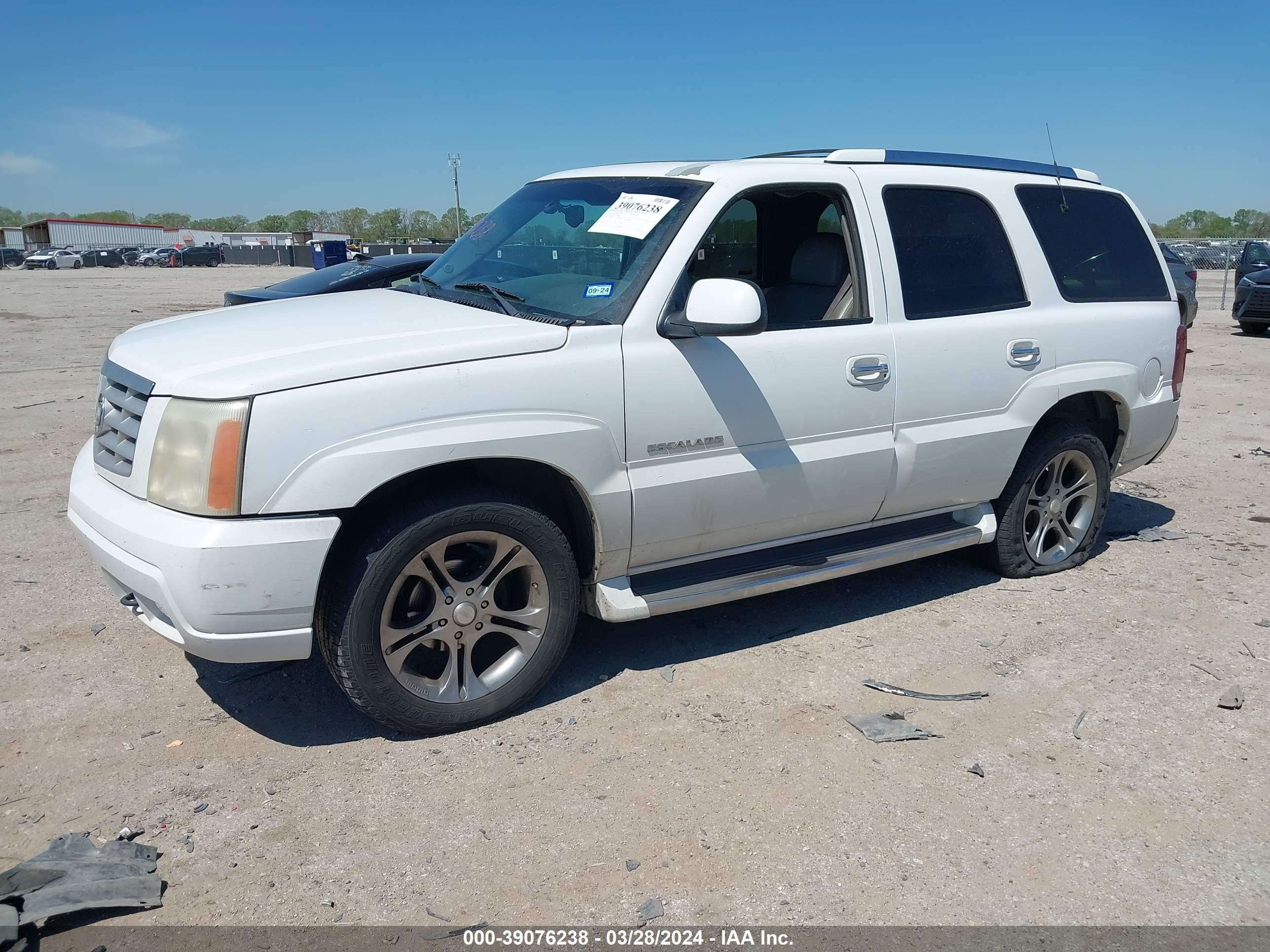 Photo 1 VIN: 1GYEK63N92R115666 - CADILLAC ESCALADE 