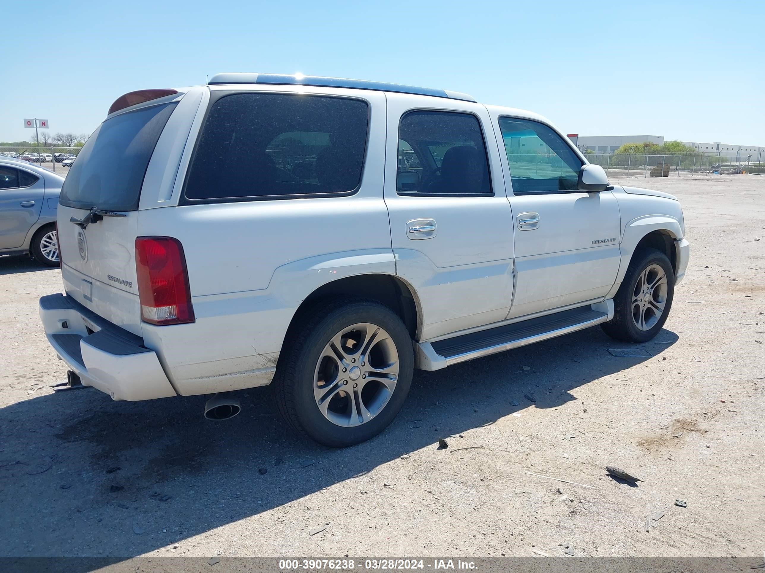 Photo 3 VIN: 1GYEK63N92R115666 - CADILLAC ESCALADE 