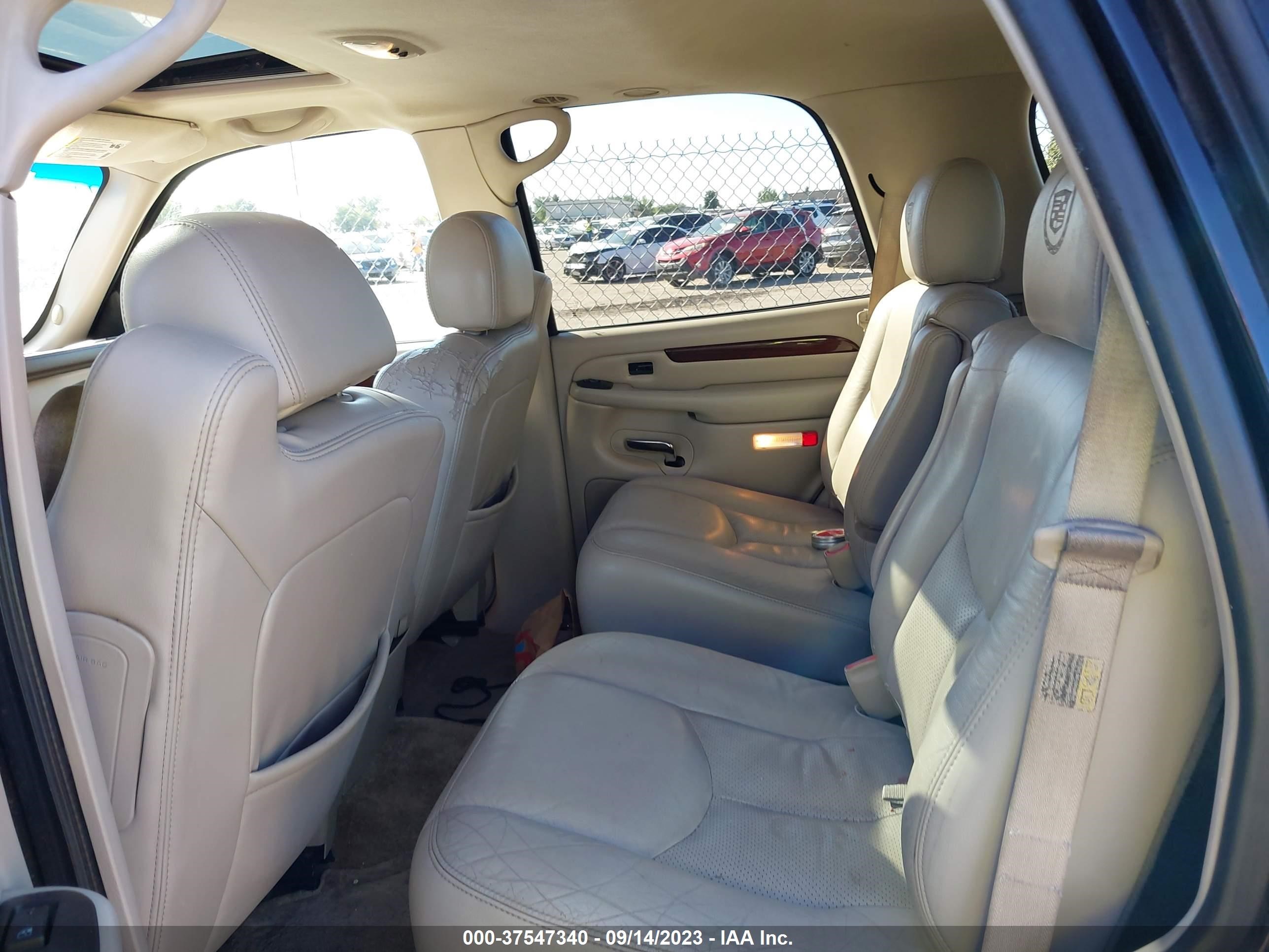 Photo 7 VIN: 1GYEK63NX3R290669 - CADILLAC ESCALADE 