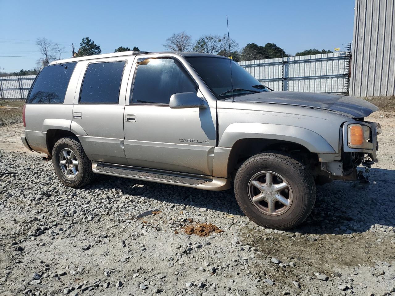 Photo 3 VIN: 1GYEK63R3YR225611 - CADILLAC ESCALADE 