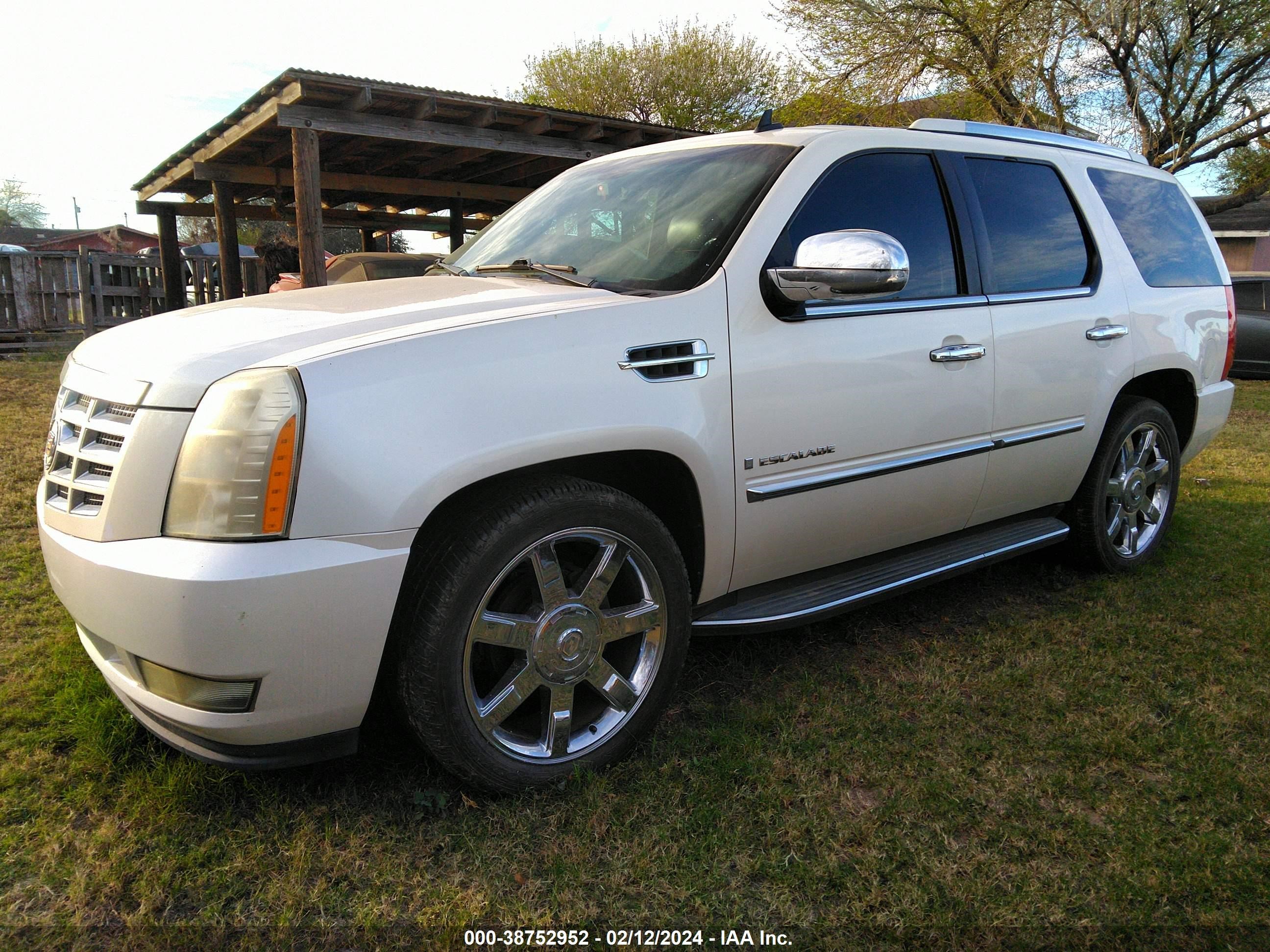 Photo 1 VIN: 1GYFC23239R202988 - CADILLAC ESCALADE 