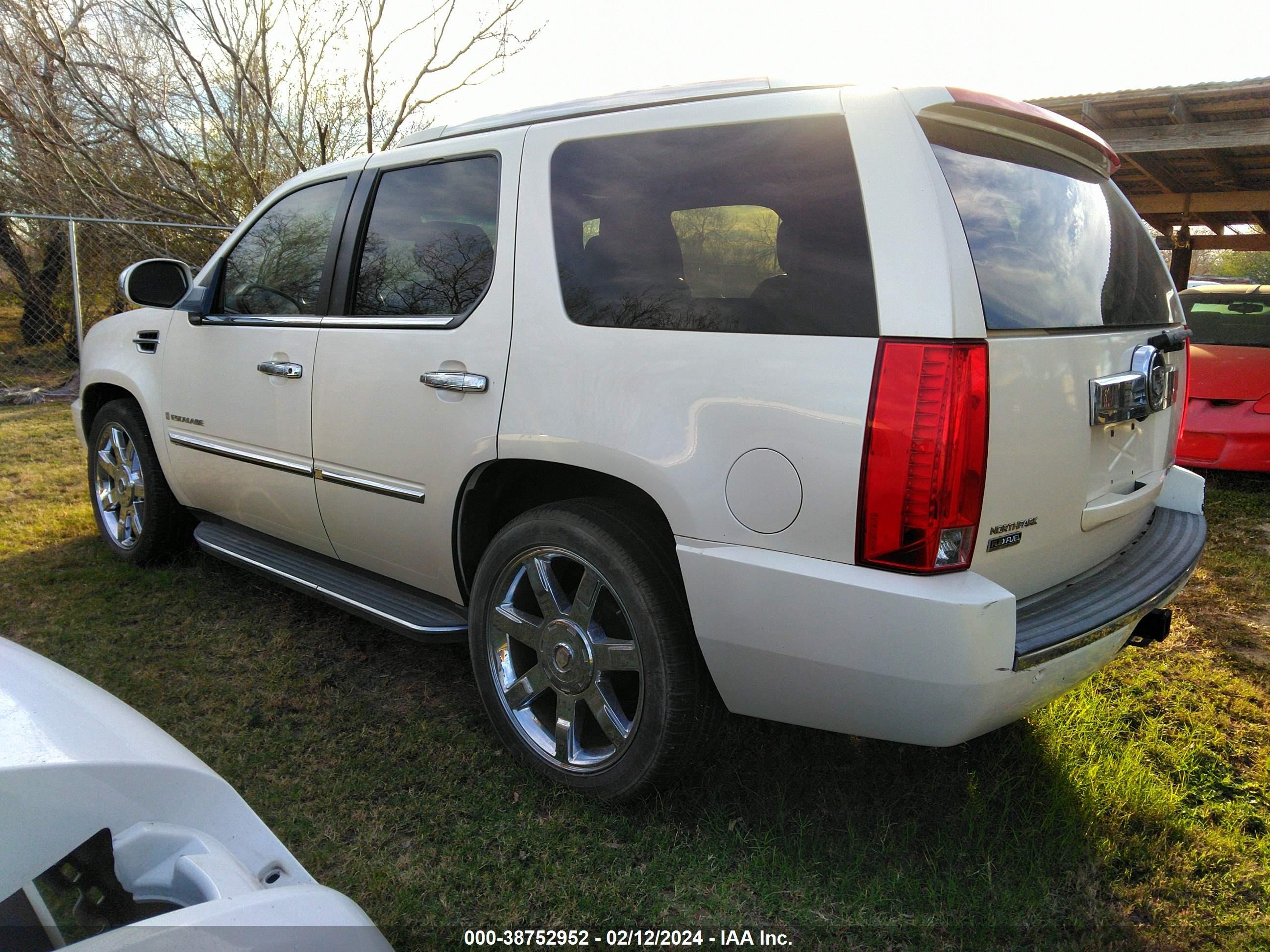 Photo 2 VIN: 1GYFC23239R202988 - CADILLAC ESCALADE 