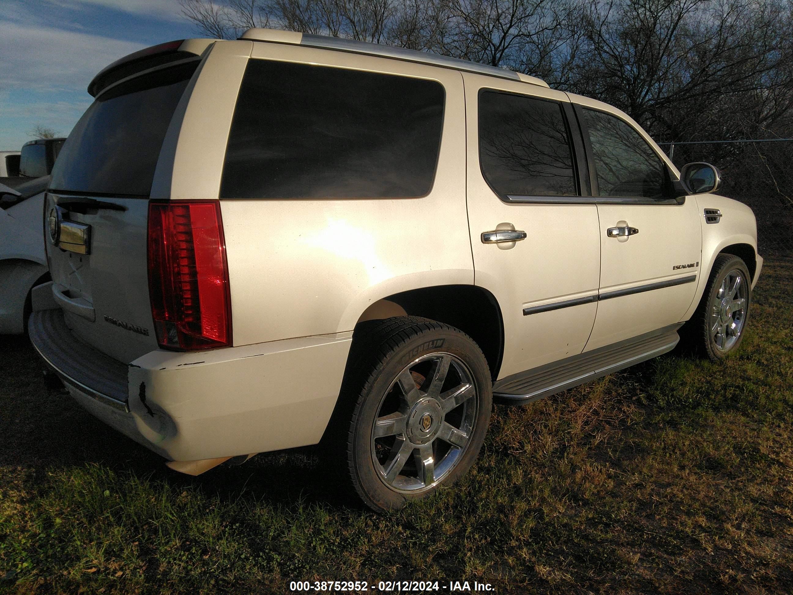 Photo 3 VIN: 1GYFC23239R202988 - CADILLAC ESCALADE 