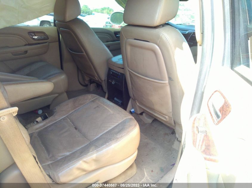 Photo 7 VIN: 1GYFC23269R164060 - CADILLAC ESCALADE 