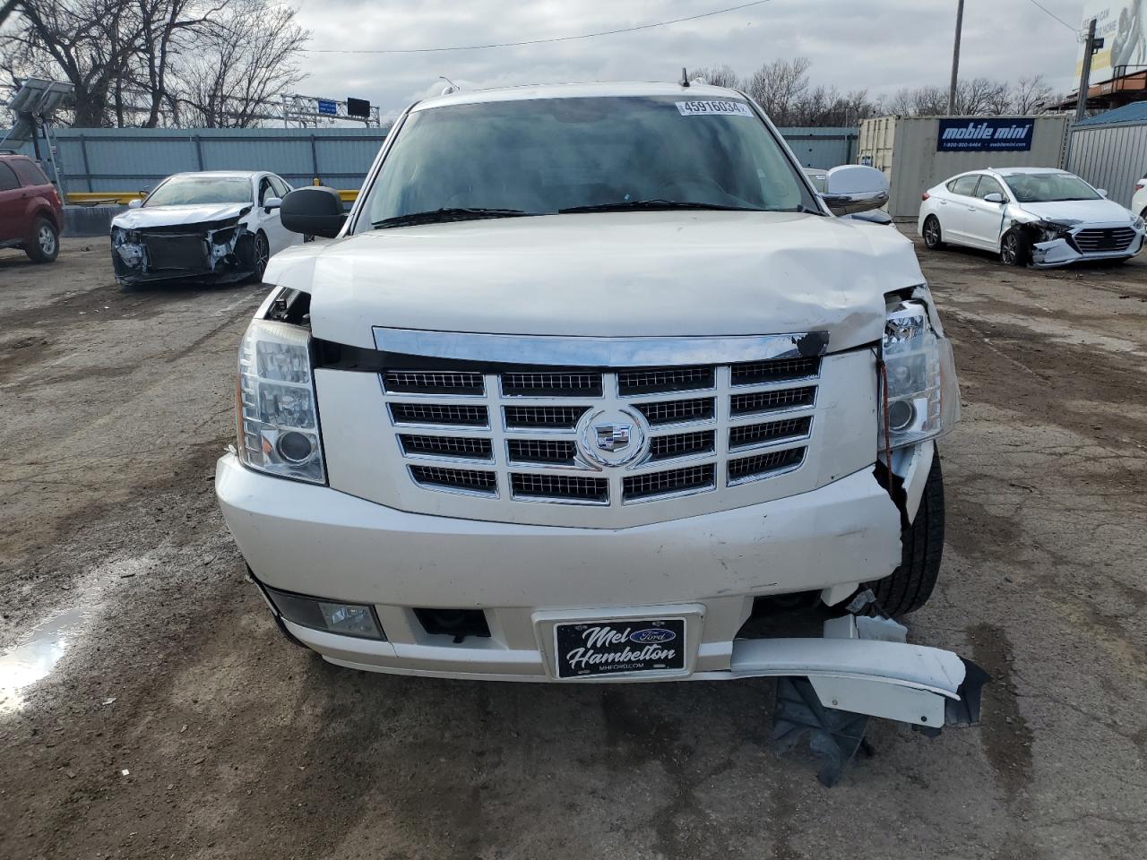 Photo 4 VIN: 1GYFC26219R160235 - CADILLAC ESCALADE 