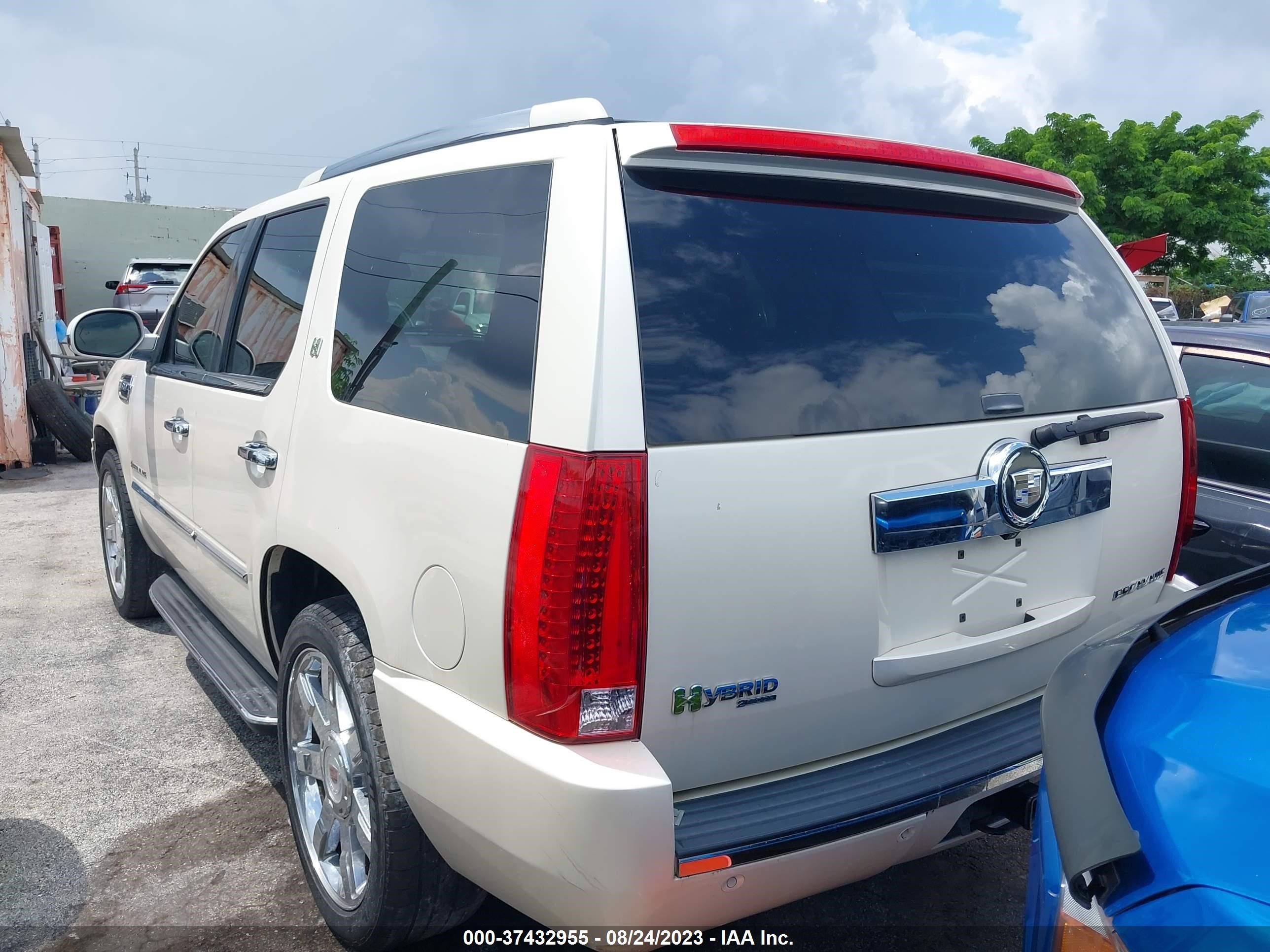 Photo 2 VIN: 1GYFC43509R131528 - CADILLAC ESCALADE 