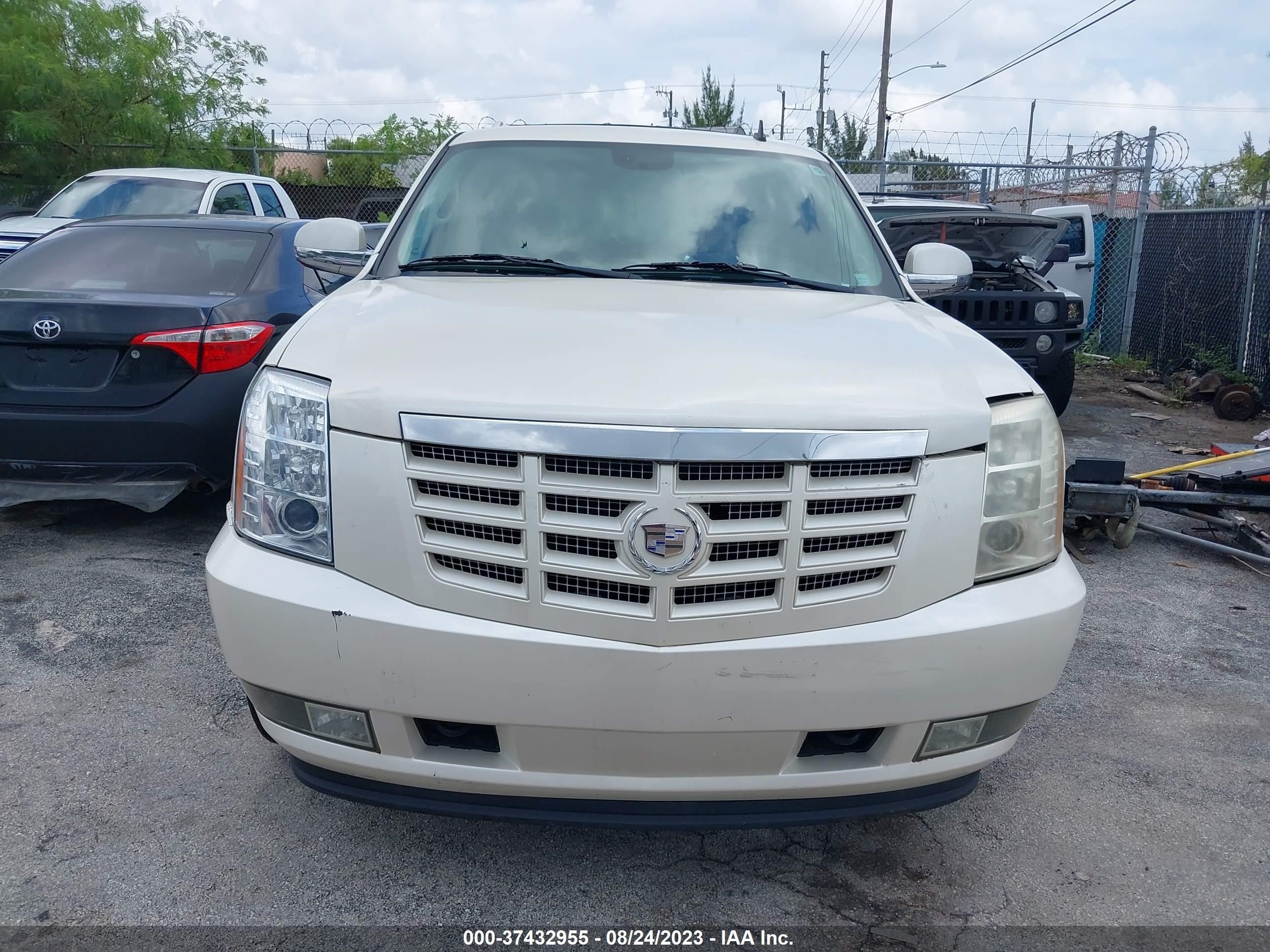 Photo 5 VIN: 1GYFC43509R131528 - CADILLAC ESCALADE 