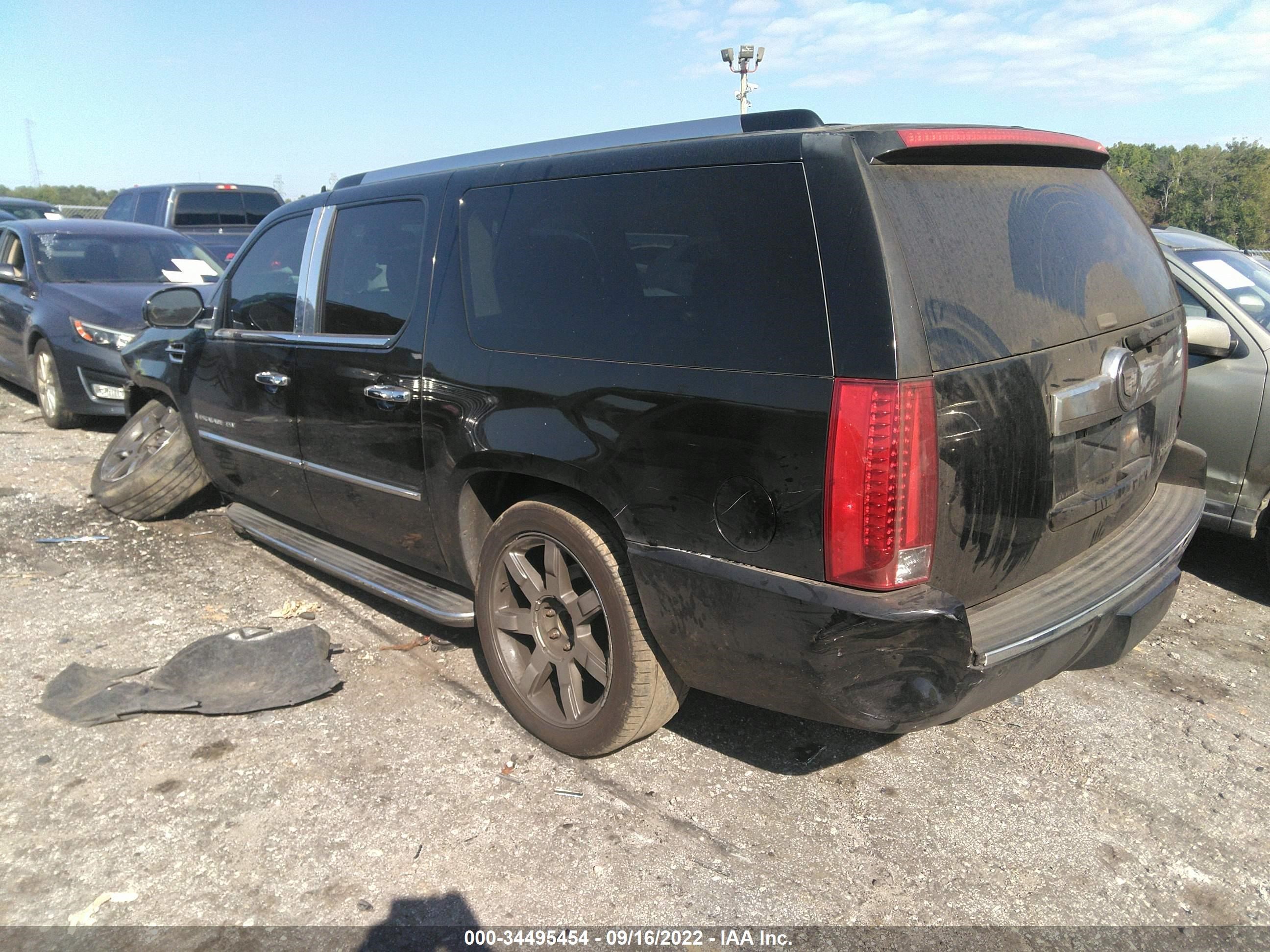 Photo 2 VIN: 1GYFC66838R210529 - CADILLAC ESCALADE 