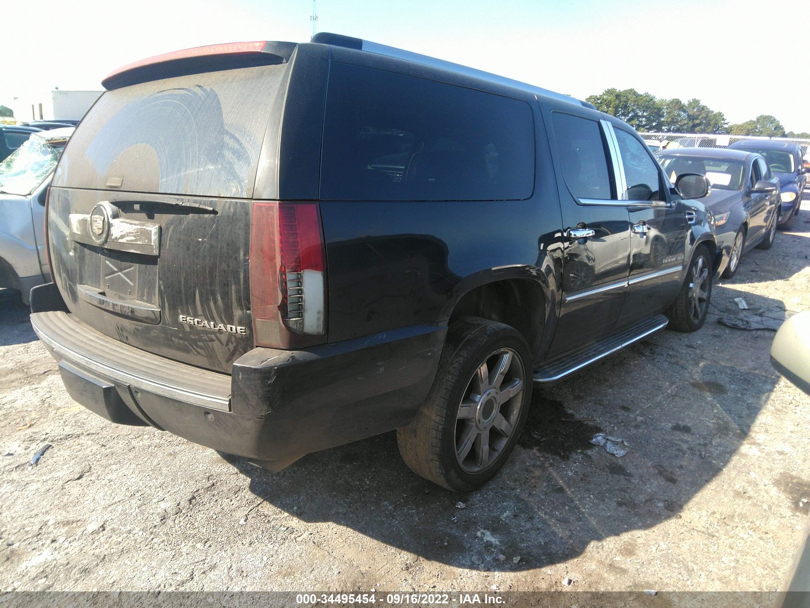 Photo 3 VIN: 1GYFC66838R210529 - CADILLAC ESCALADE 