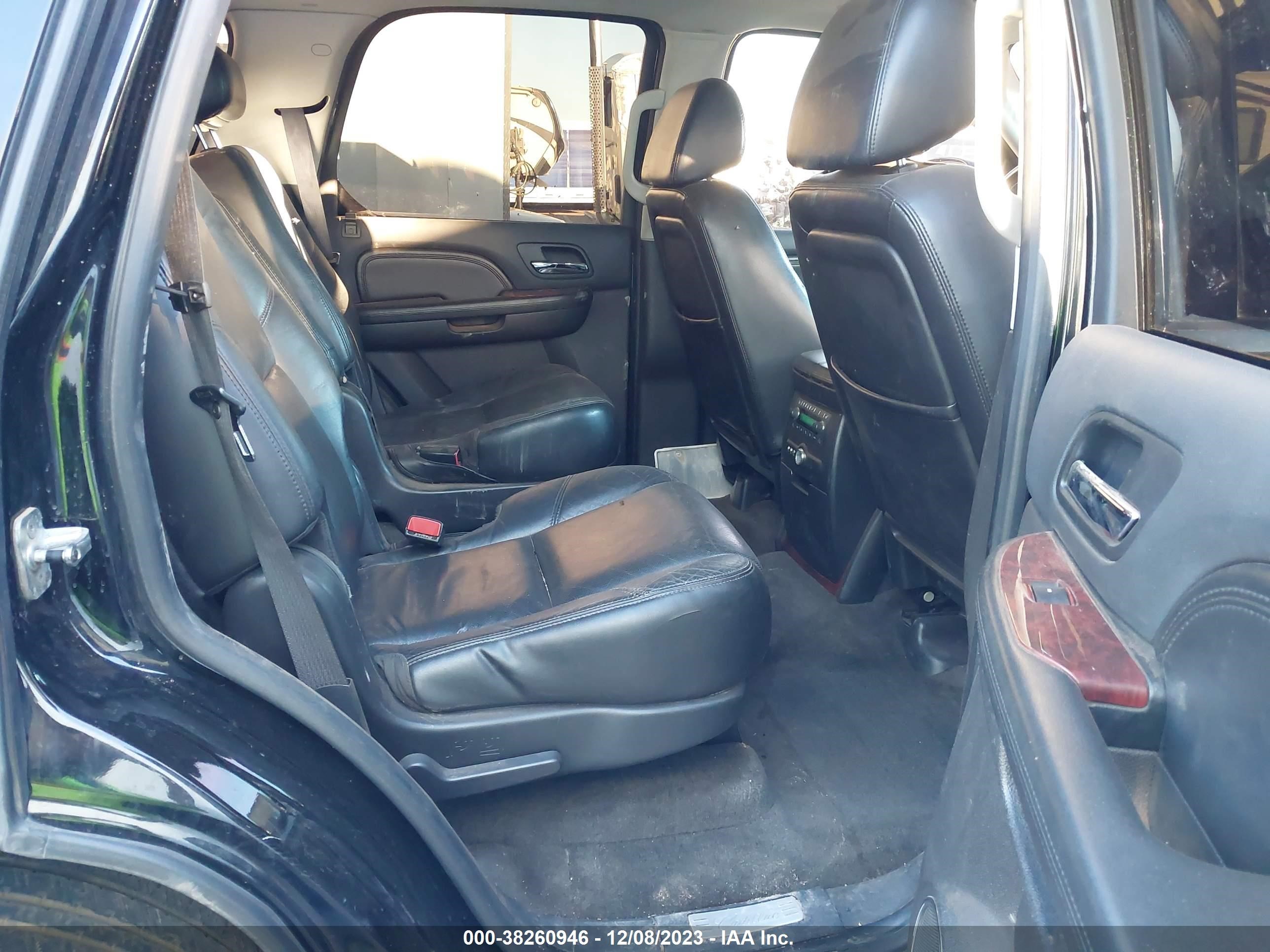 Photo 7 VIN: 1GYFK23269R157709 - CADILLAC ESCALADE 