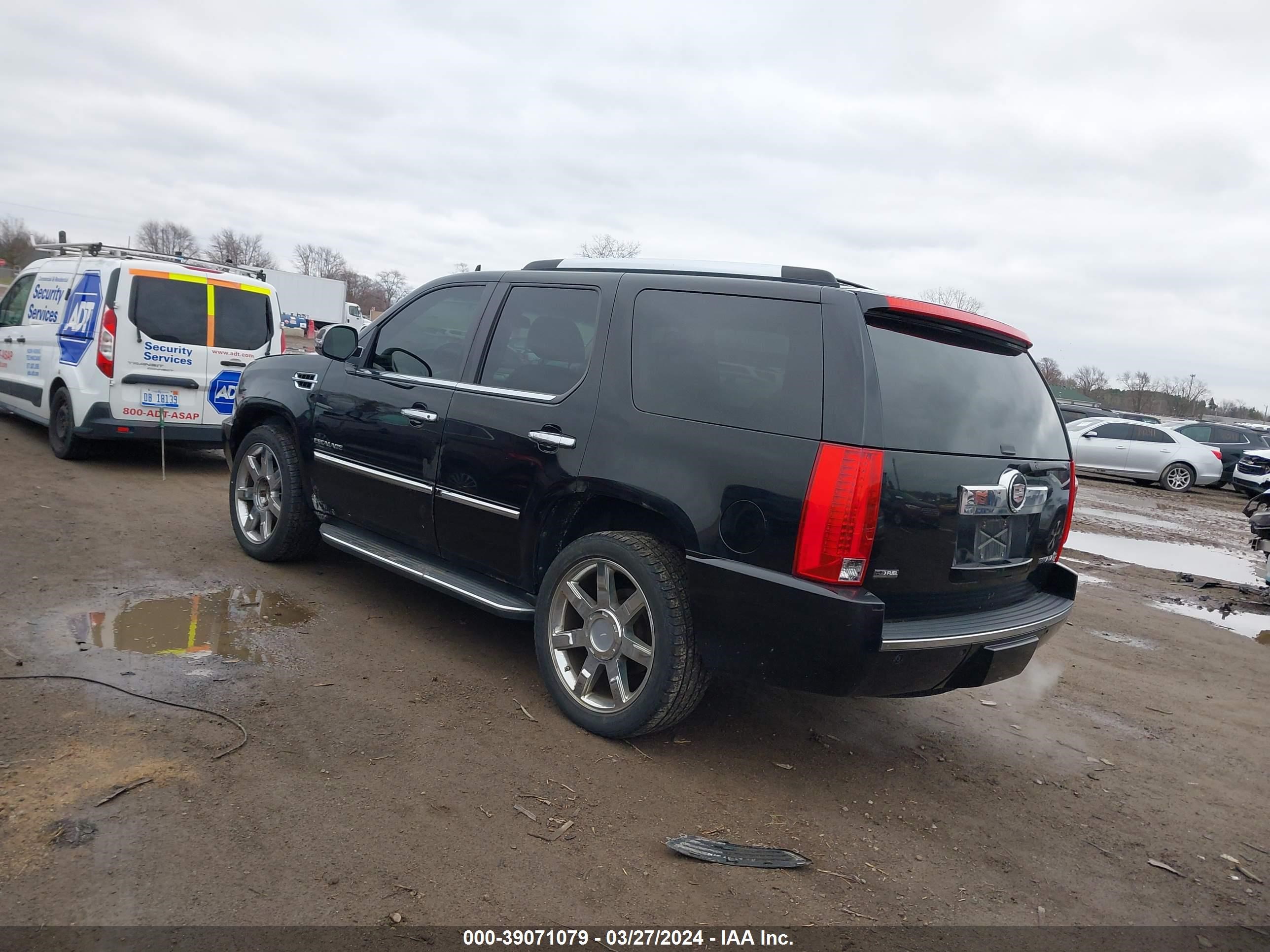 Photo 2 VIN: 1GYFK23269R302621 - CADILLAC ESCALADE 