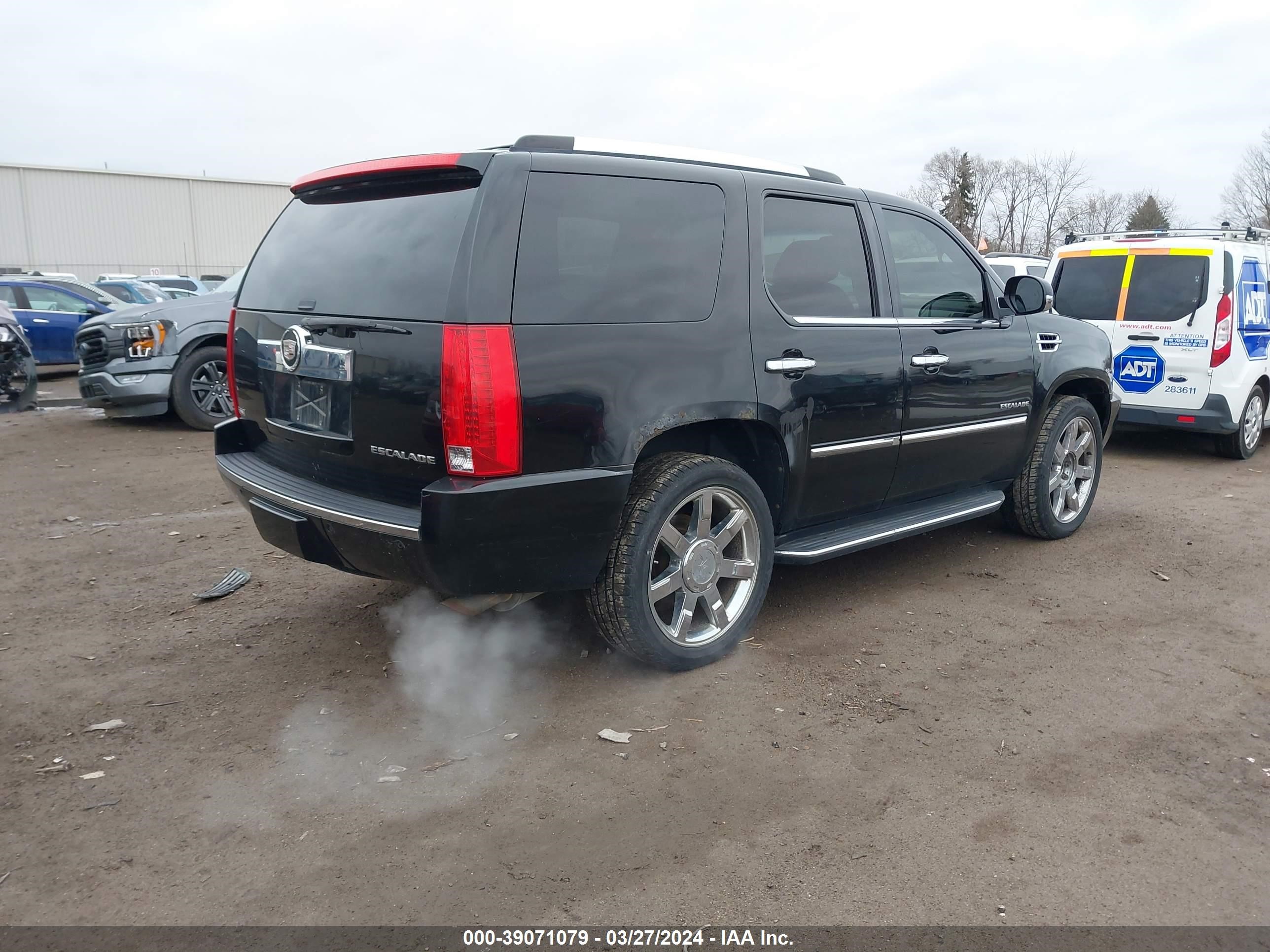 Photo 3 VIN: 1GYFK23269R302621 - CADILLAC ESCALADE 