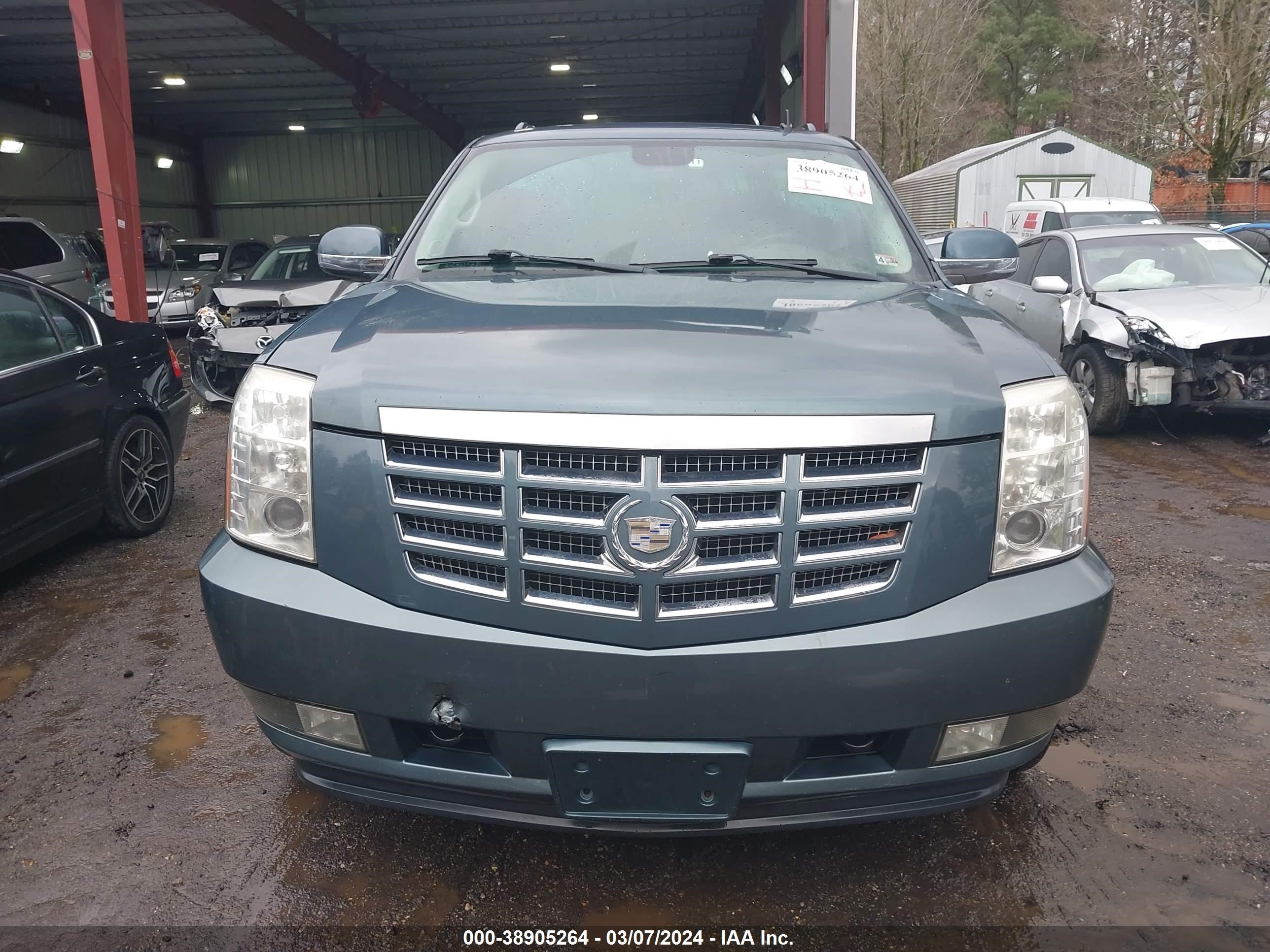 Photo 11 VIN: 1GYFK26209R116939 - CADILLAC ESCALADE 