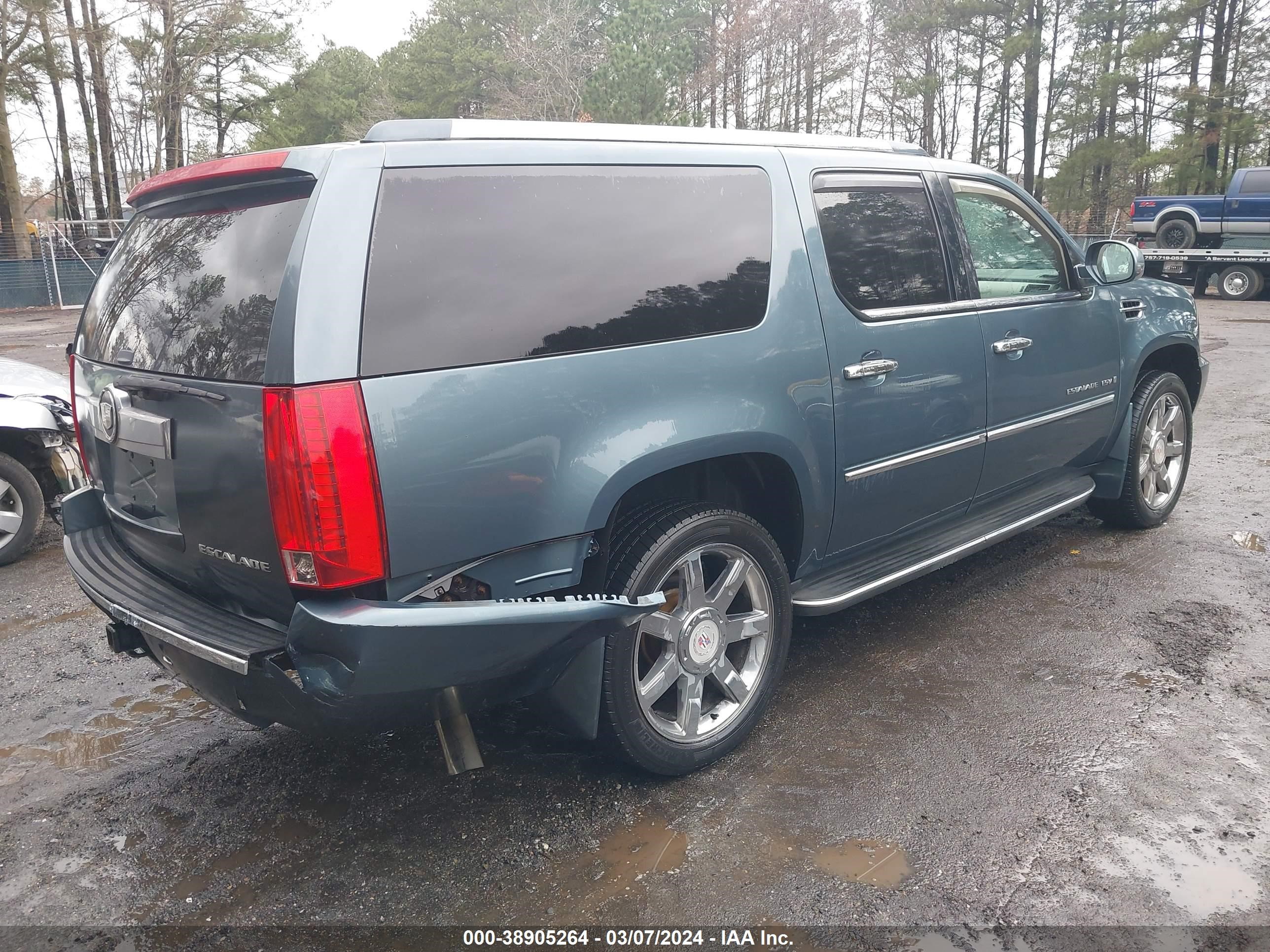 Photo 3 VIN: 1GYFK26209R116939 - CADILLAC ESCALADE 