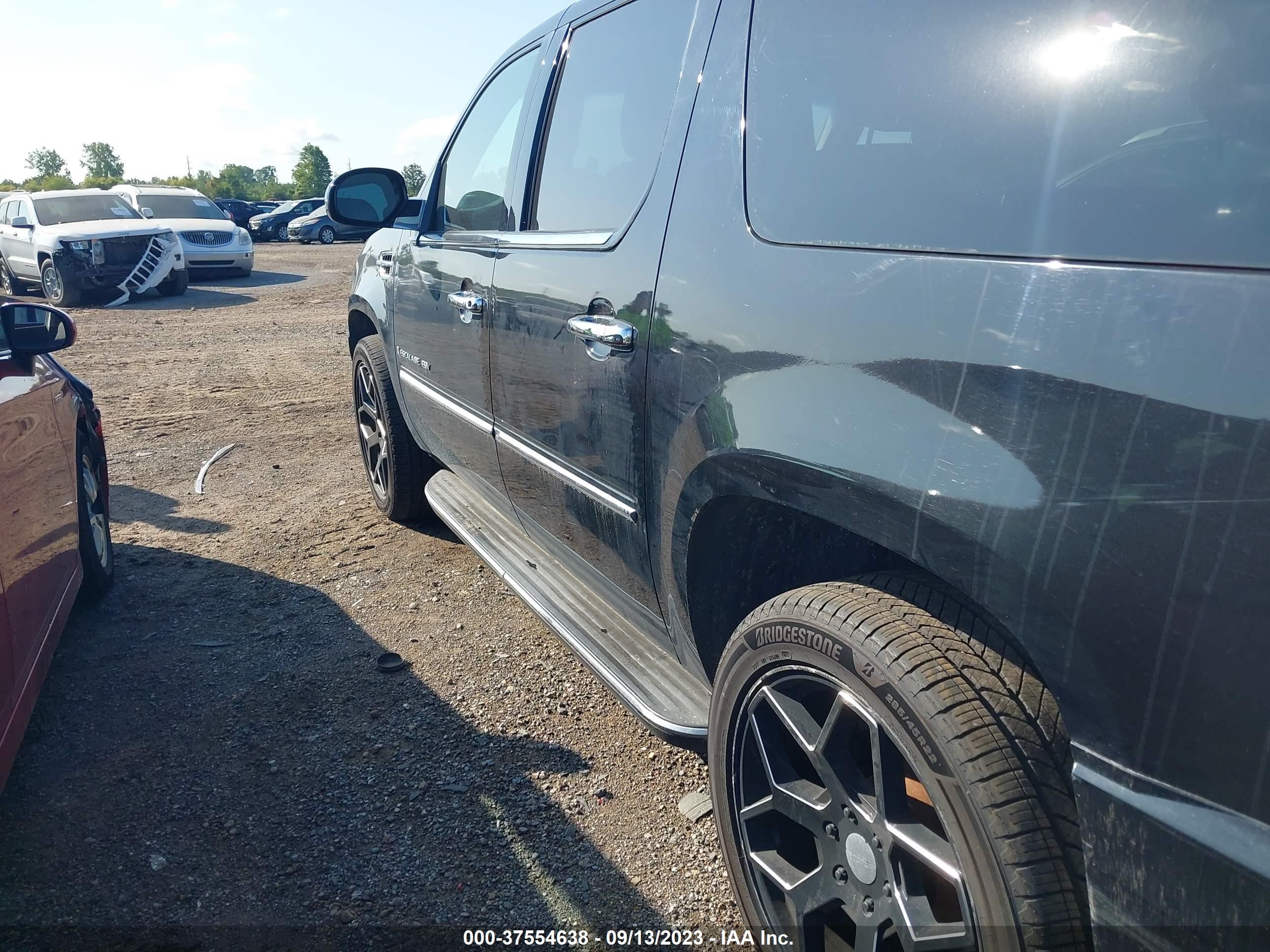 Photo 5 VIN: 1GYFK26249R254807 - CADILLAC ESCALADE 